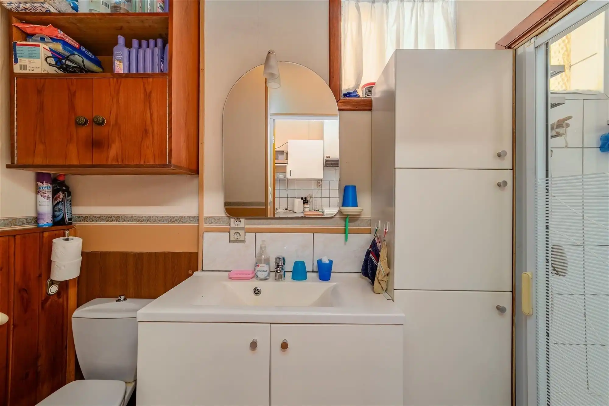 Te renoveren huis met drie slaapkamers en grote tuin foto 11