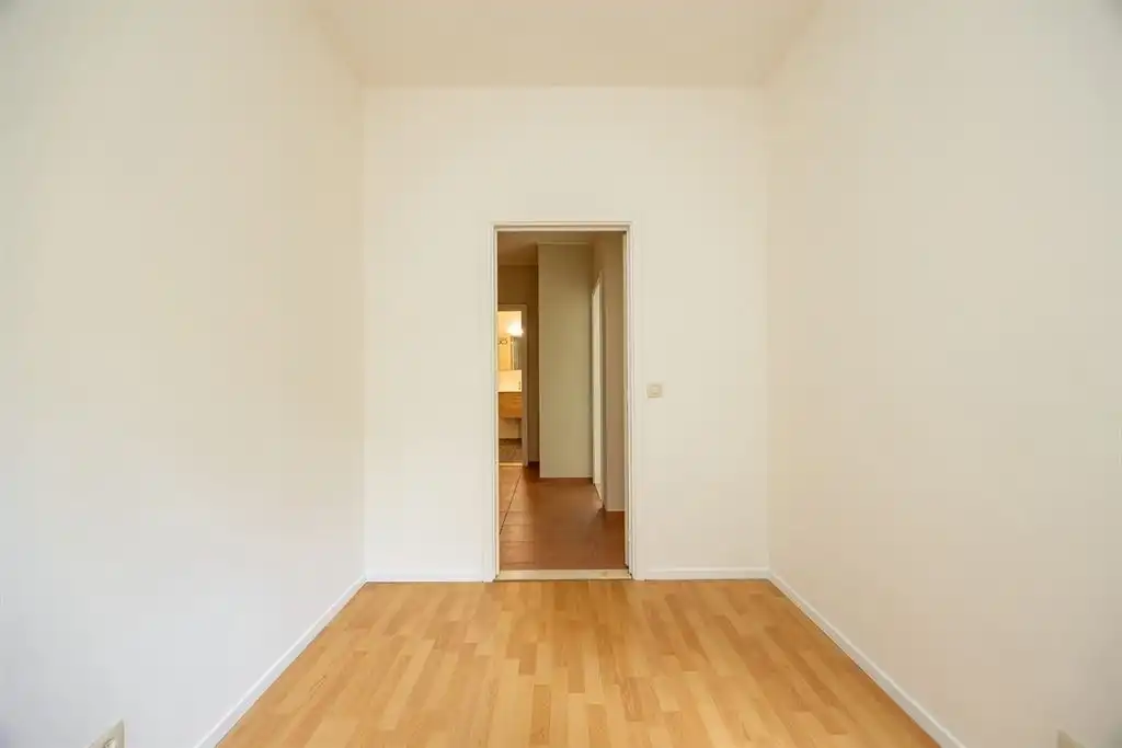 Instapklaar gelijkvloersappartement met stadskoer foto 12