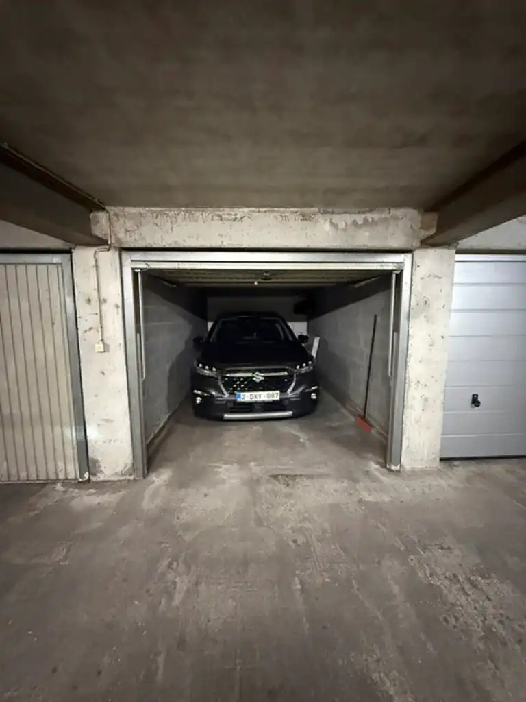 TE KOOP GARAGE TE WESTENDE! foto 3