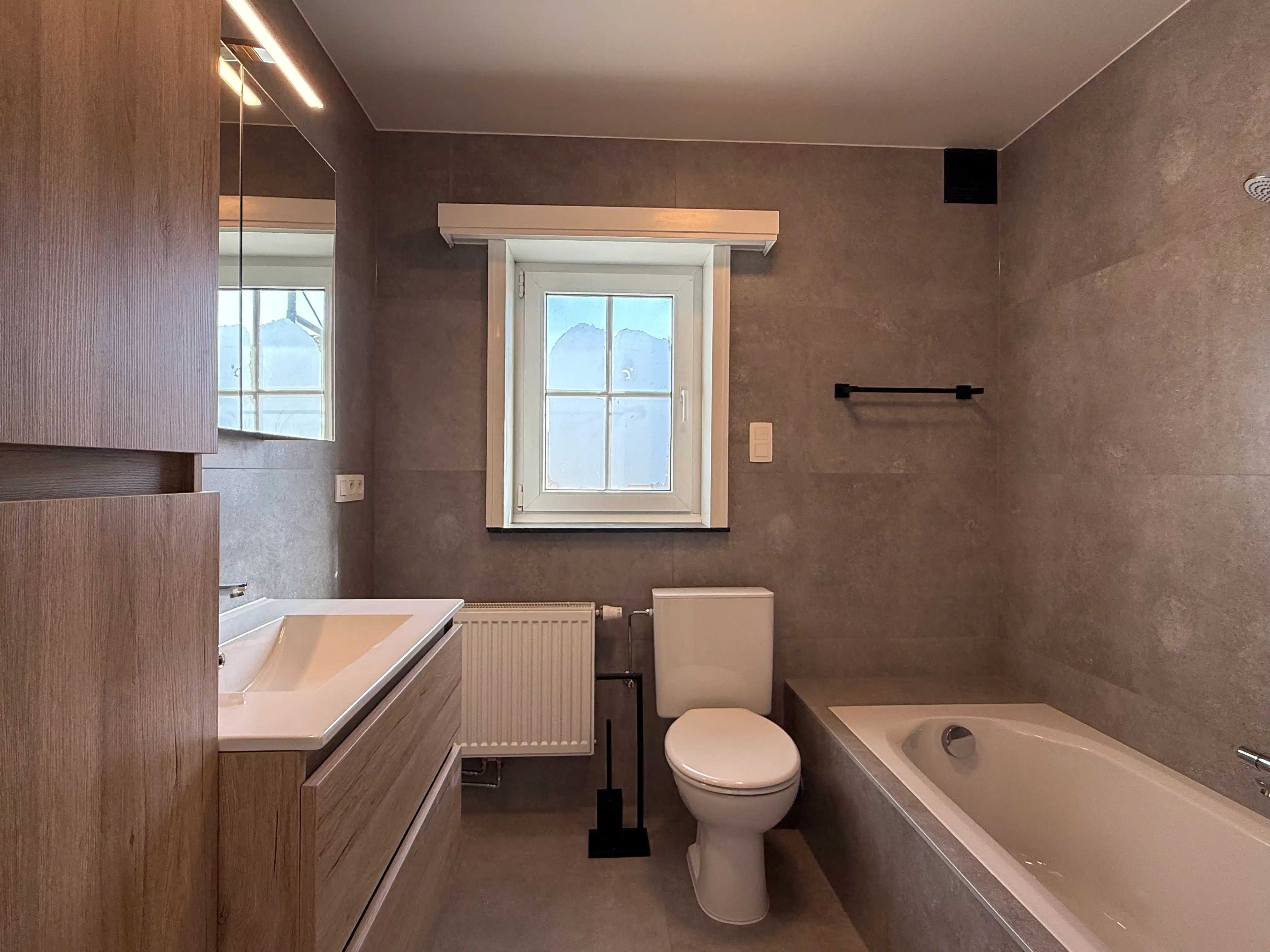 Charmante woning met 4 slaapkamers, tuin en achteruitweg in Puurs-Sint-Amands foto 10