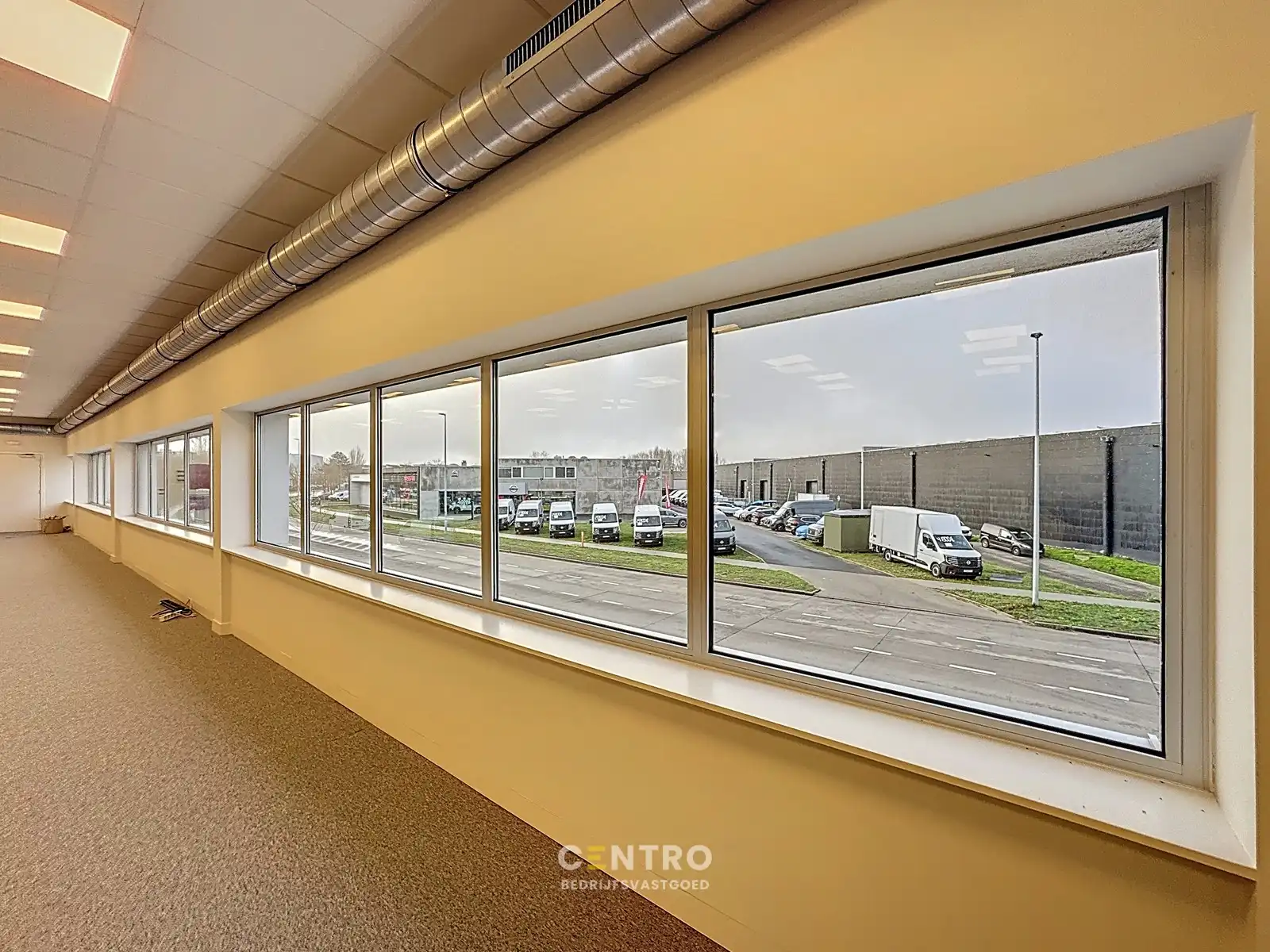 Kwalitatief afgewerkte KANTOORRUIMTE (268 m²) op de eerste verdieping met private parkeergelegenheid (inclusief laadpalen)! foto 5