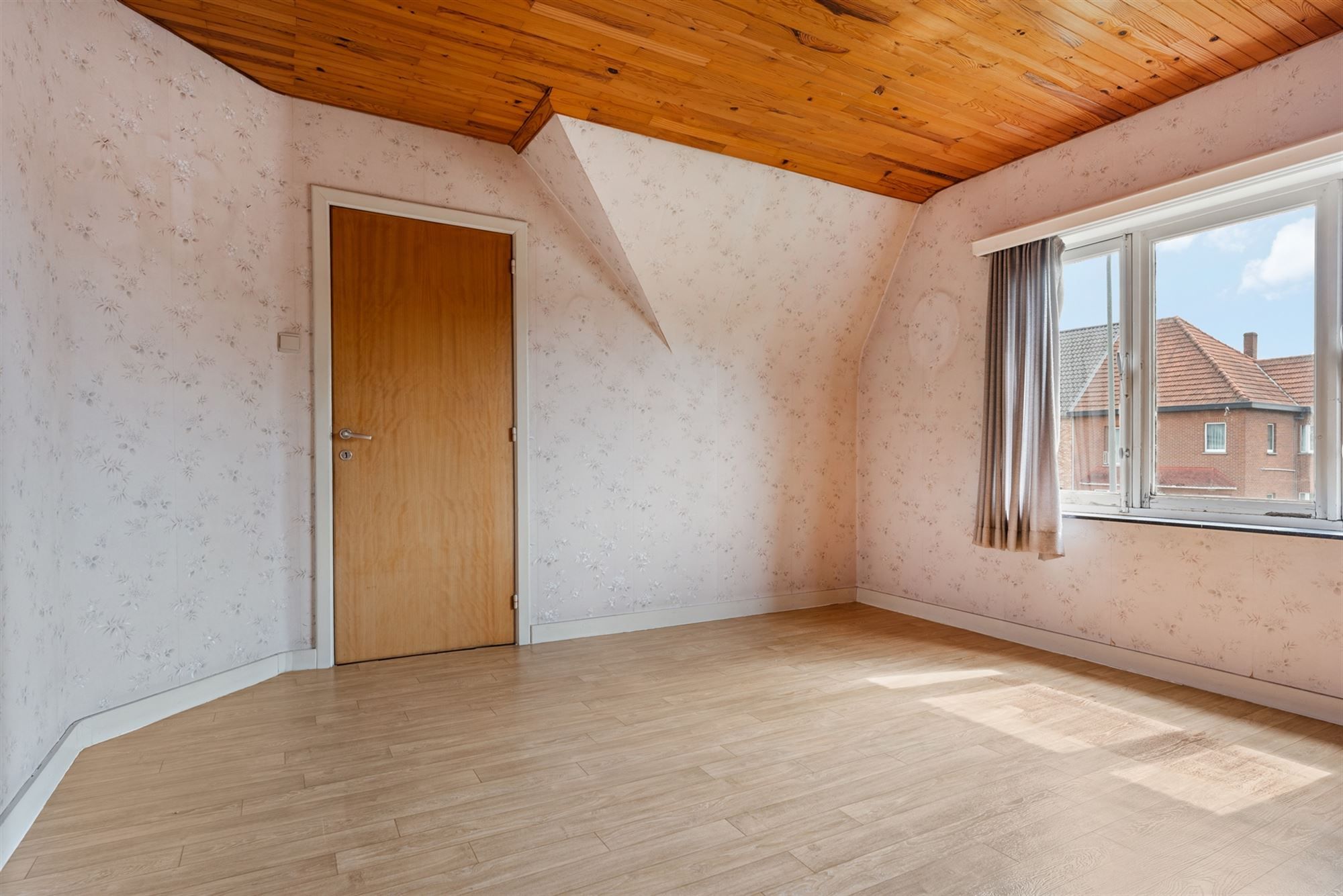 WONING VAN 200M² EN GROTE TUIN VAN 24A11CA TE KERMT foto 12