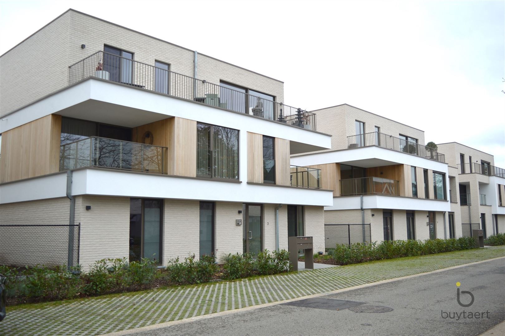 Gelijkvloers appartement met 1 Slaapkamer te Zoersel. foto 2