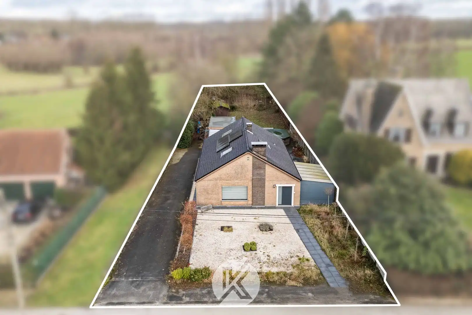 Ruime woning met uitzicht op omliggend landschap foto 4