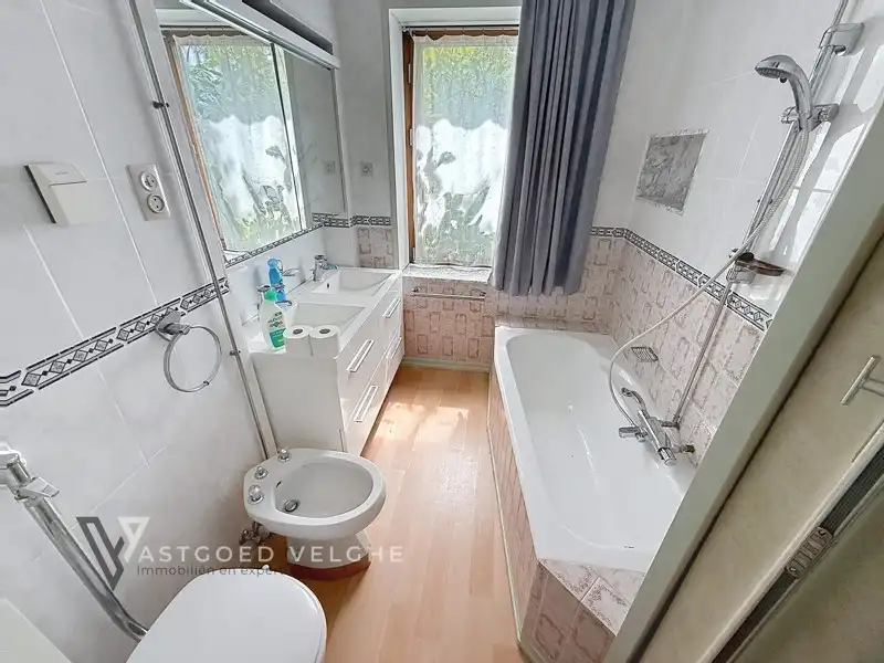 Ruime gezinswoning met zorgwoning in Genk-Centrum foto 14