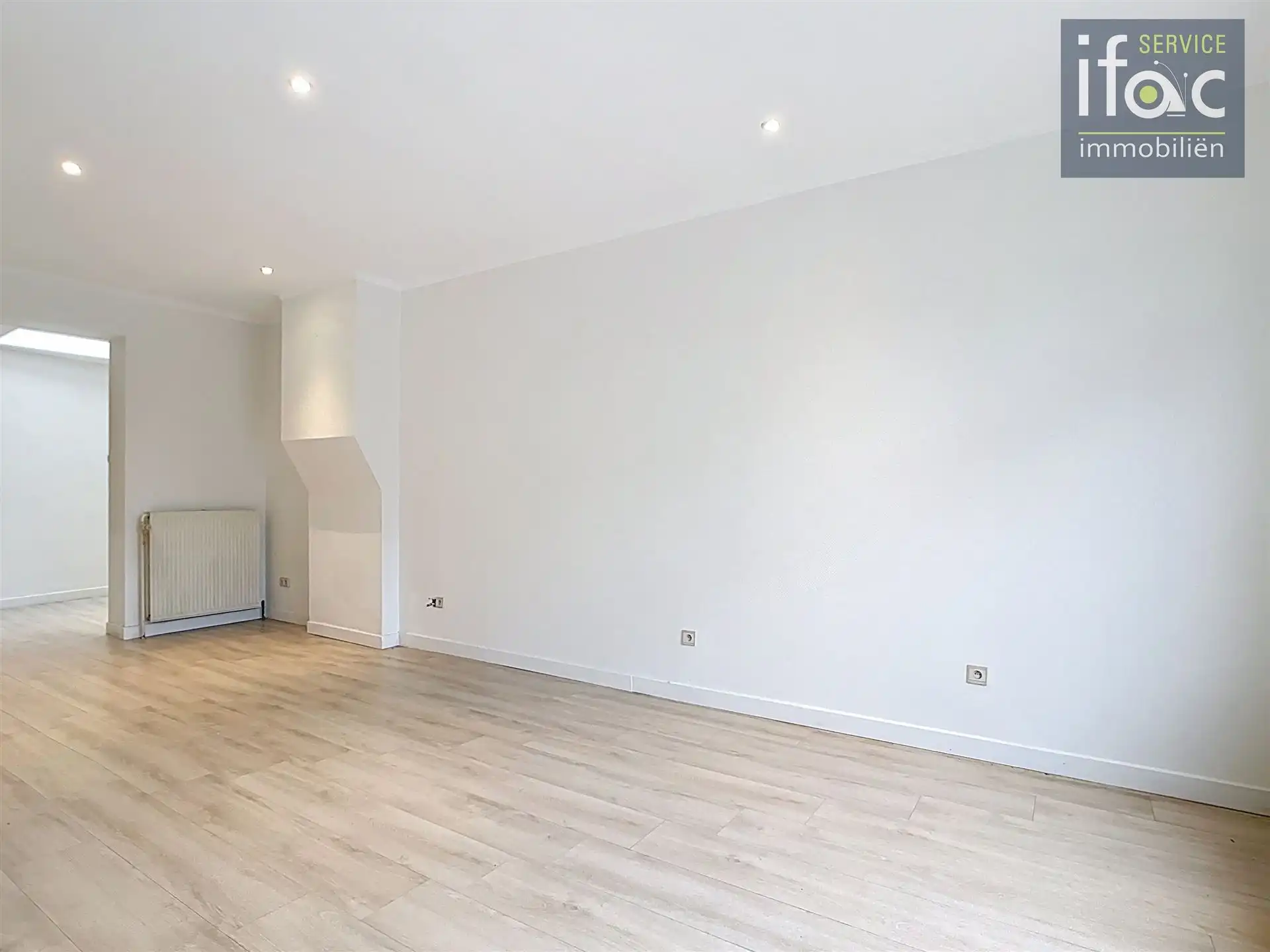 Opbrengstgebouw met handelsruimte en appartment foto 8