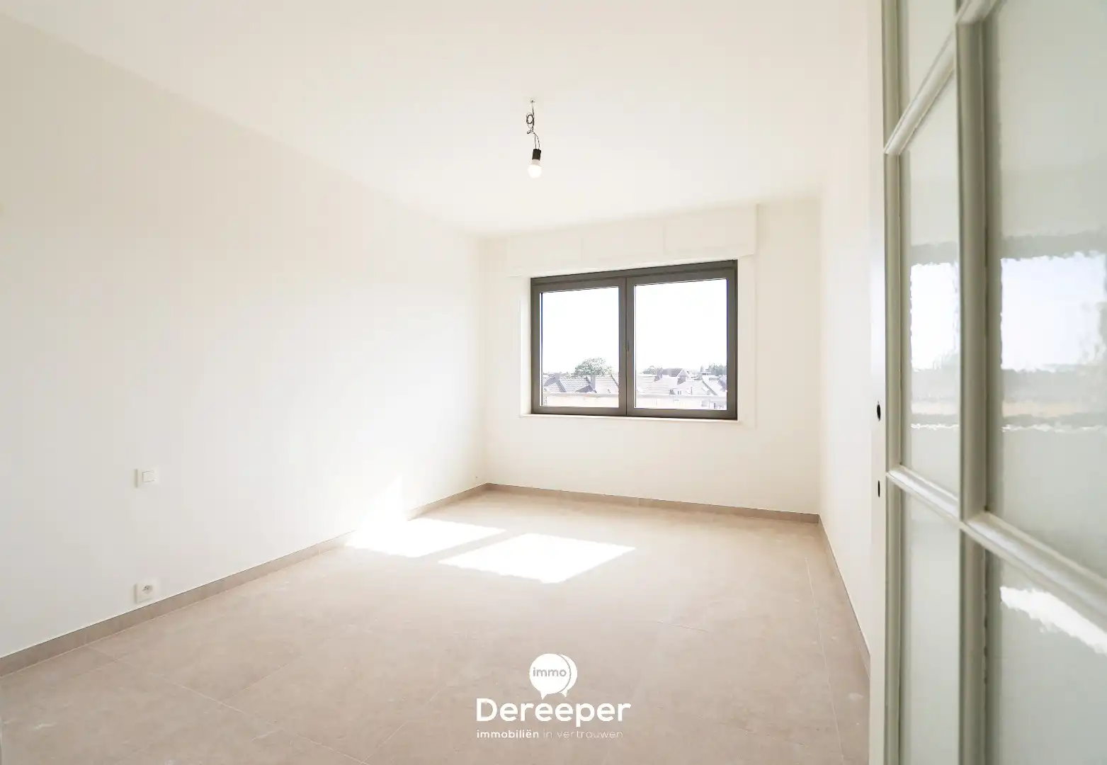 Ruim en volledig gerenoveerd 3-slaapkamerappartement op wandelafstand van Brugge centrum foto 2