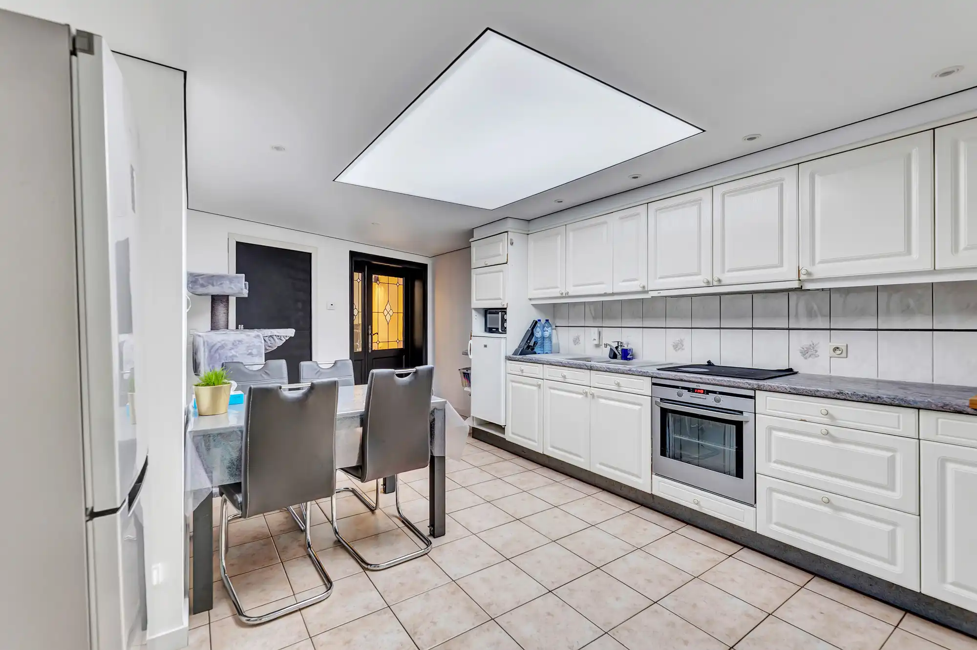 Instapklare woning met ruime garage op groene locatie foto 8