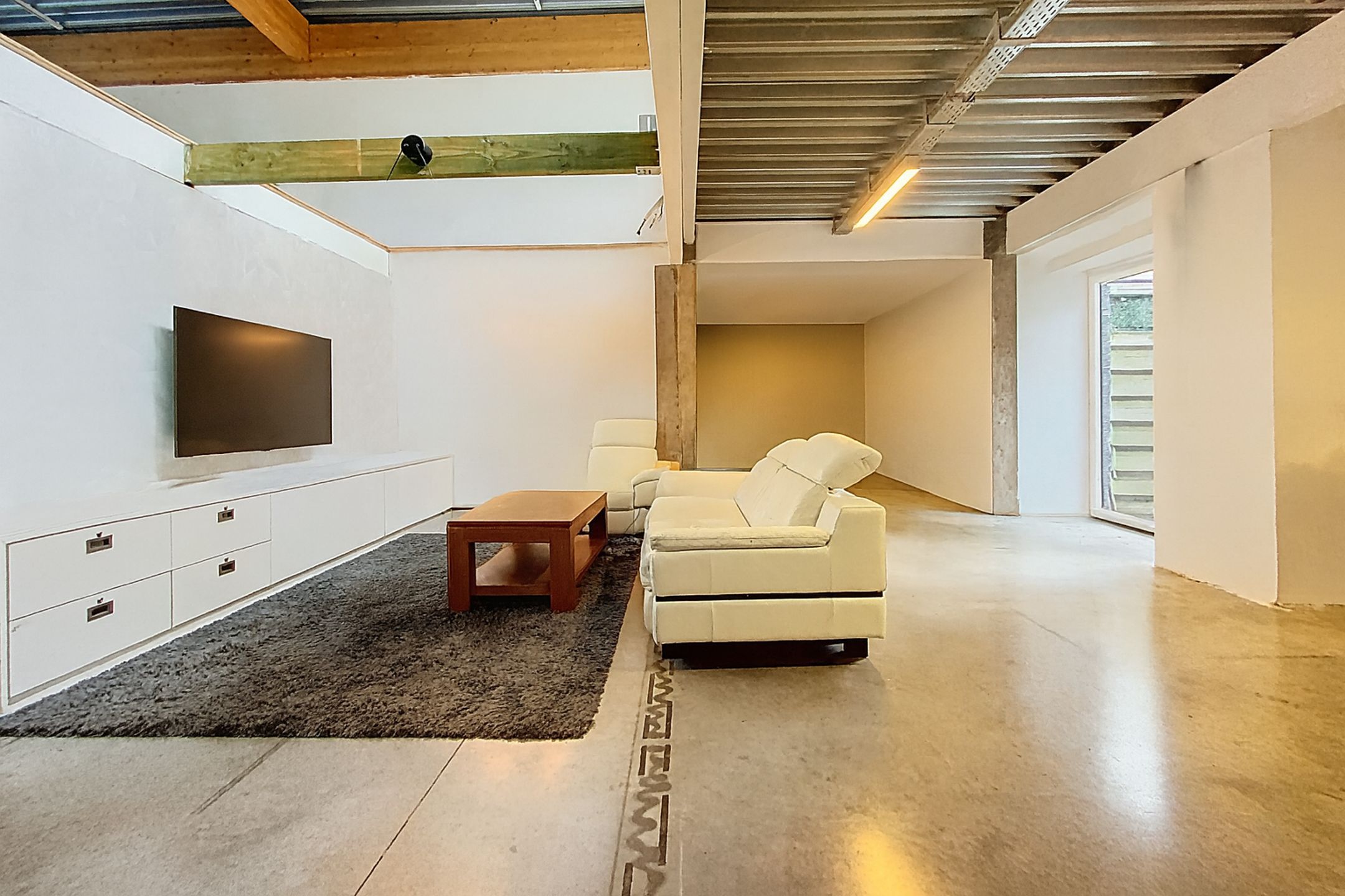 CASALINA Real Estate- Commercieel gelijkvloers van +/- 385m² foto 8