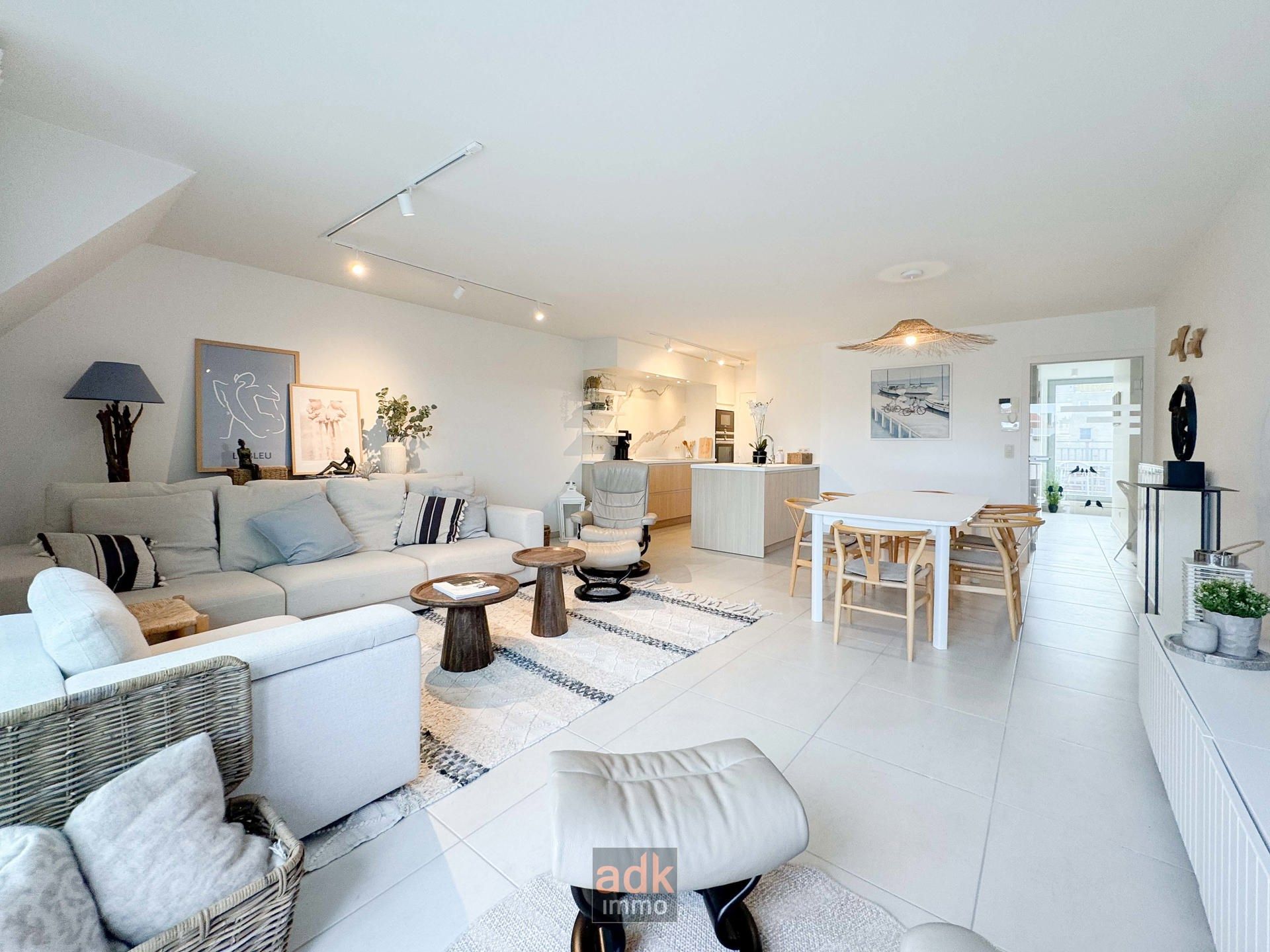 Koksijde | Ruime duplex met 4 slpk, 2 terrassen en dubbele garage foto 3