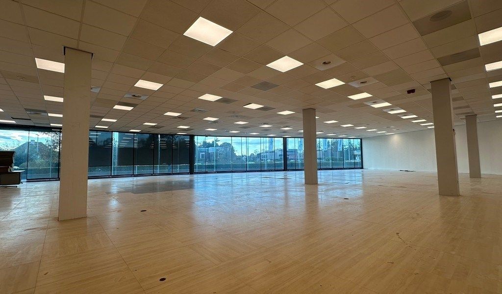 Handelsruimte te huur aan oprit E40 in Sint-Denijs-Westrem foto 2