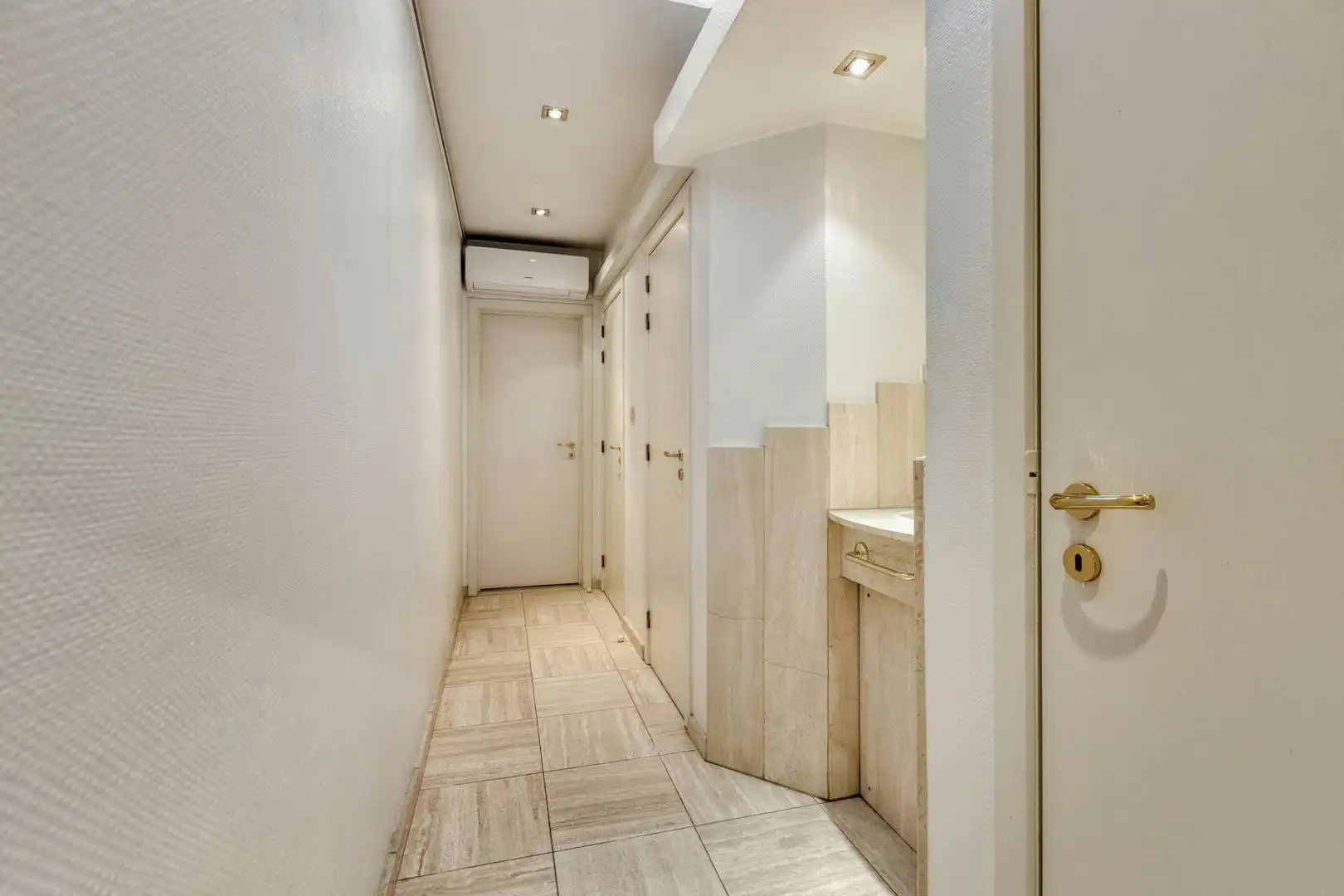 Instapklaar penthouse met uniek uitzicht over de Groene Boulevard van Hasselt foto 13