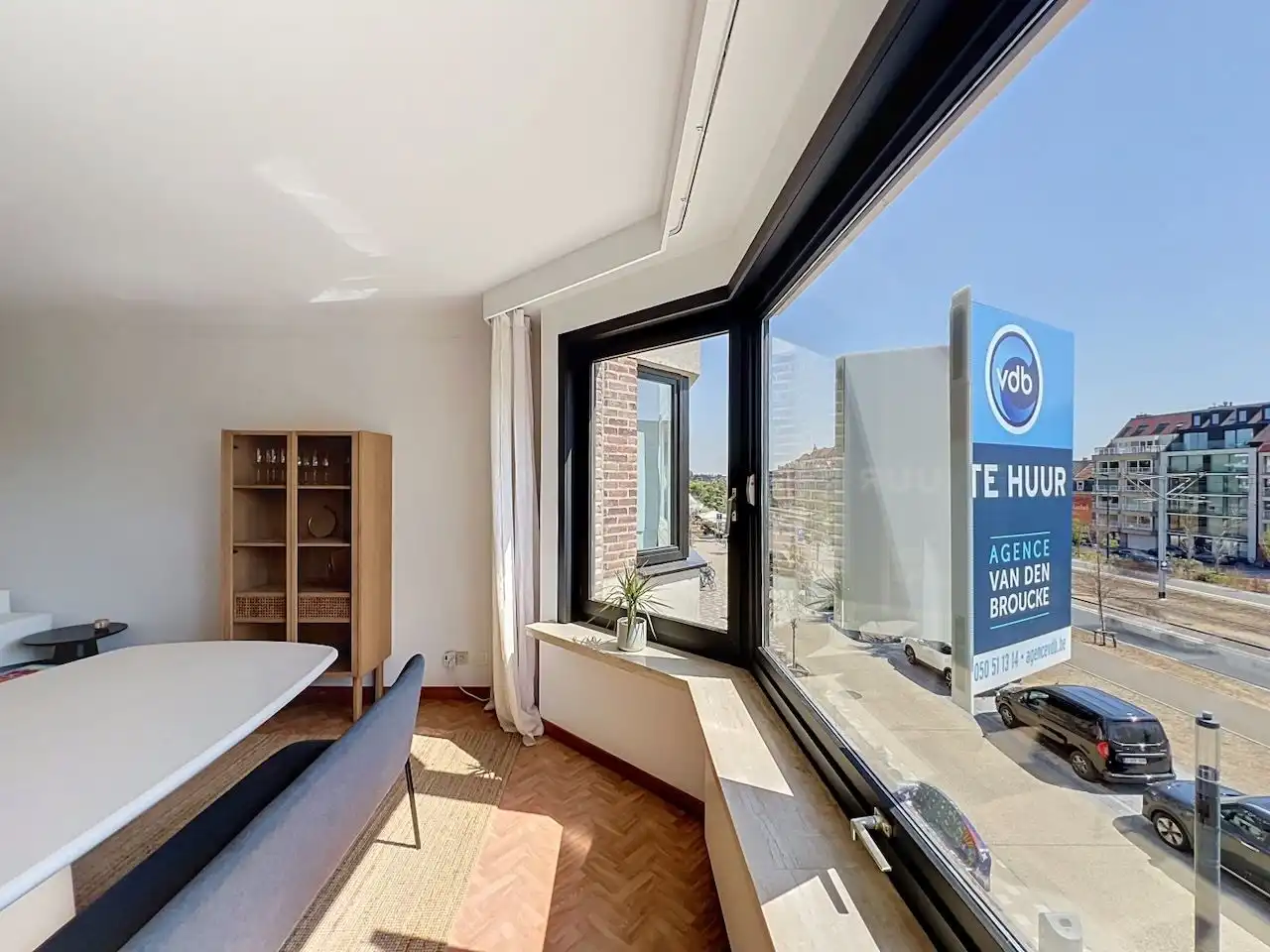 Tweede verblijf l gemeubeld twee slaapkamer appartement, gelegen op de Graaf d'Ursellaan. foto 6