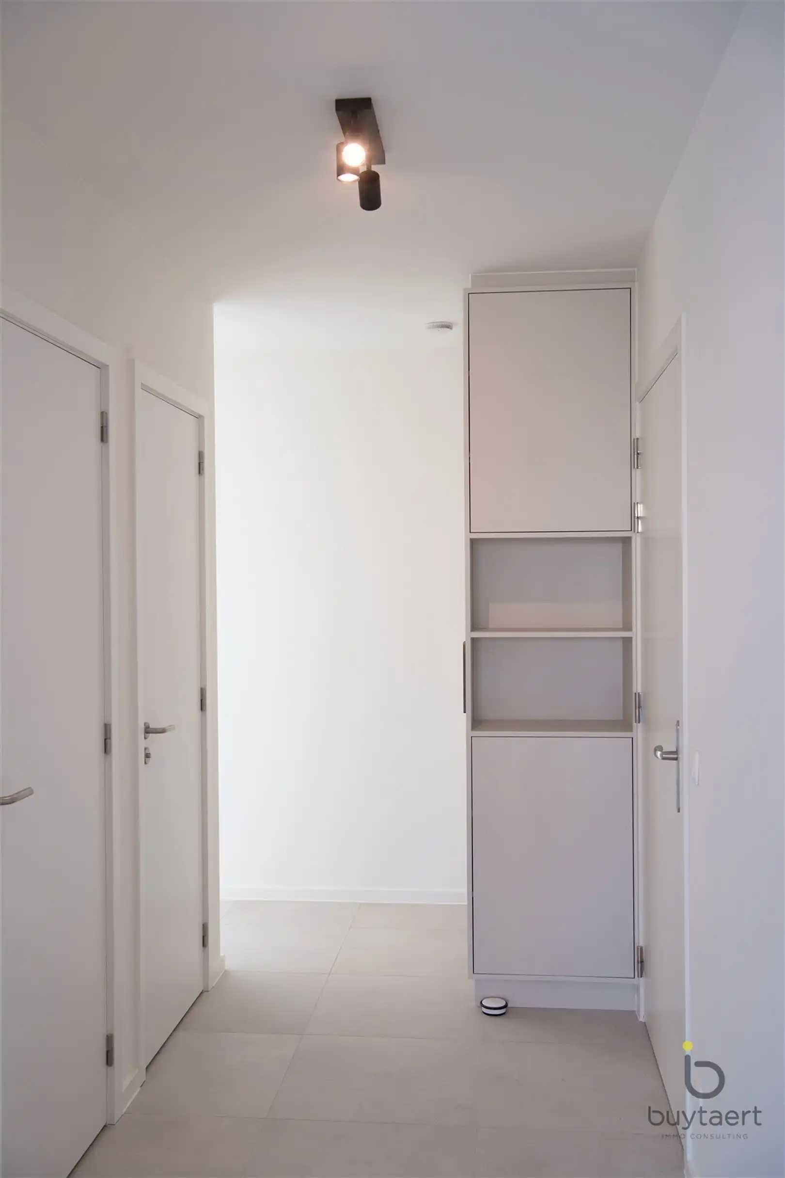 Nieuwbouw gelijkvloers appartement met twee slaapkamers, een tuin en een garage. foto 29