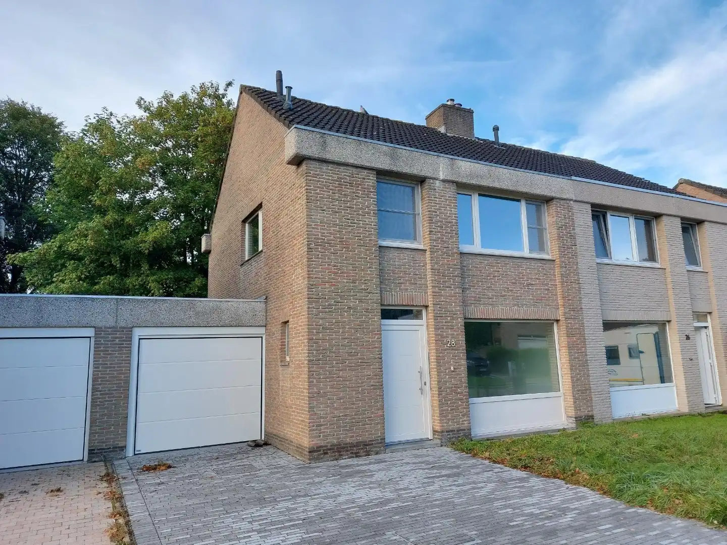 Instapklare halfopen woning foto {{pictureIndex}}