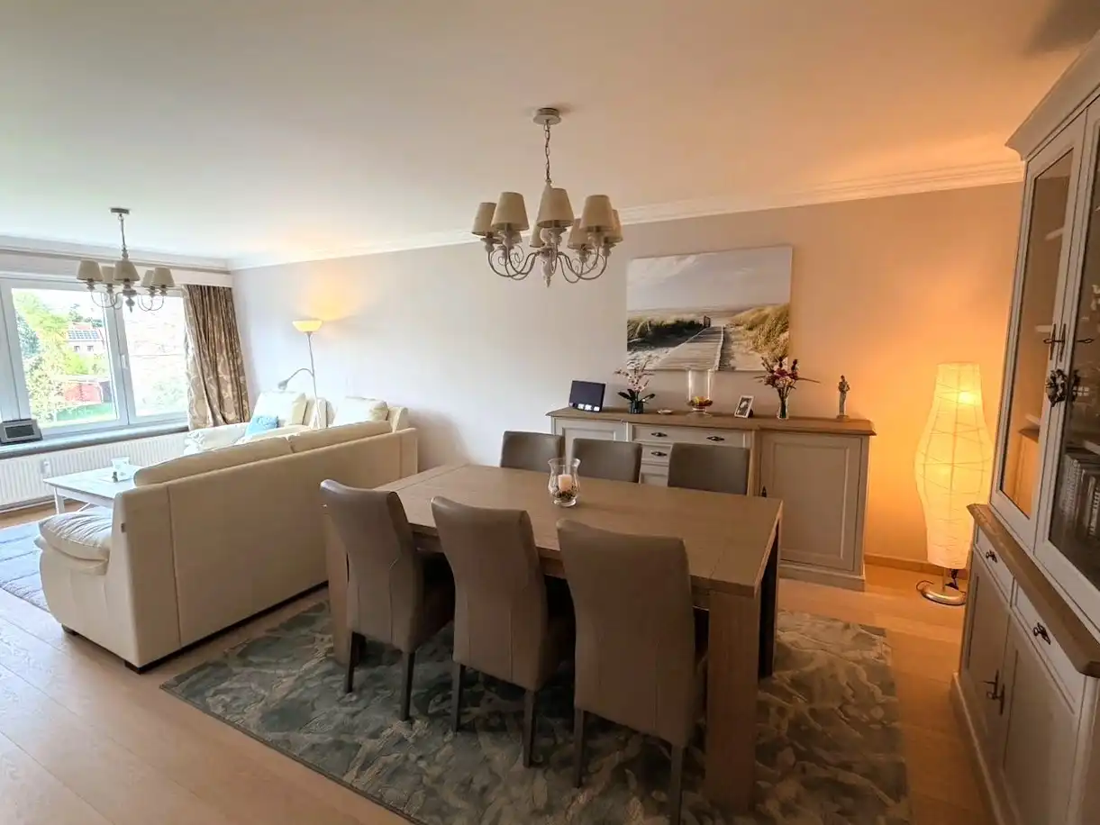 Instapklaar, prachtig gerenoveerd 2-slaapkamerappartement MET garagebox foto 4