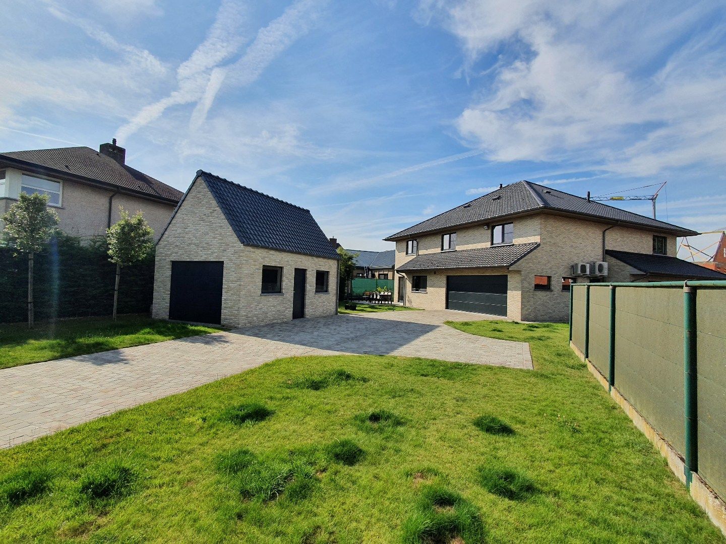 Volledig afgewerkte villa met 4 SLK en grote tuin foto 2