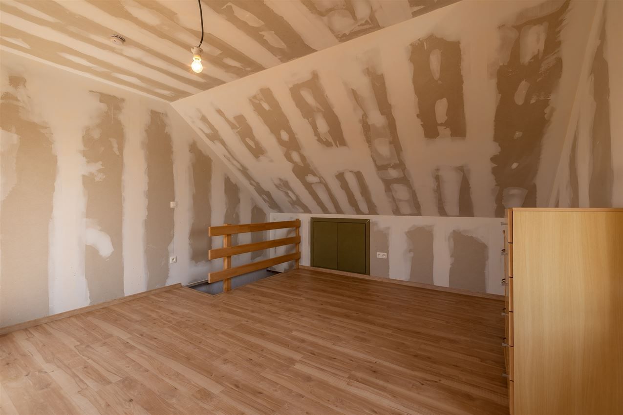 robuuste te renoveren woning op 11a10ca foto 18