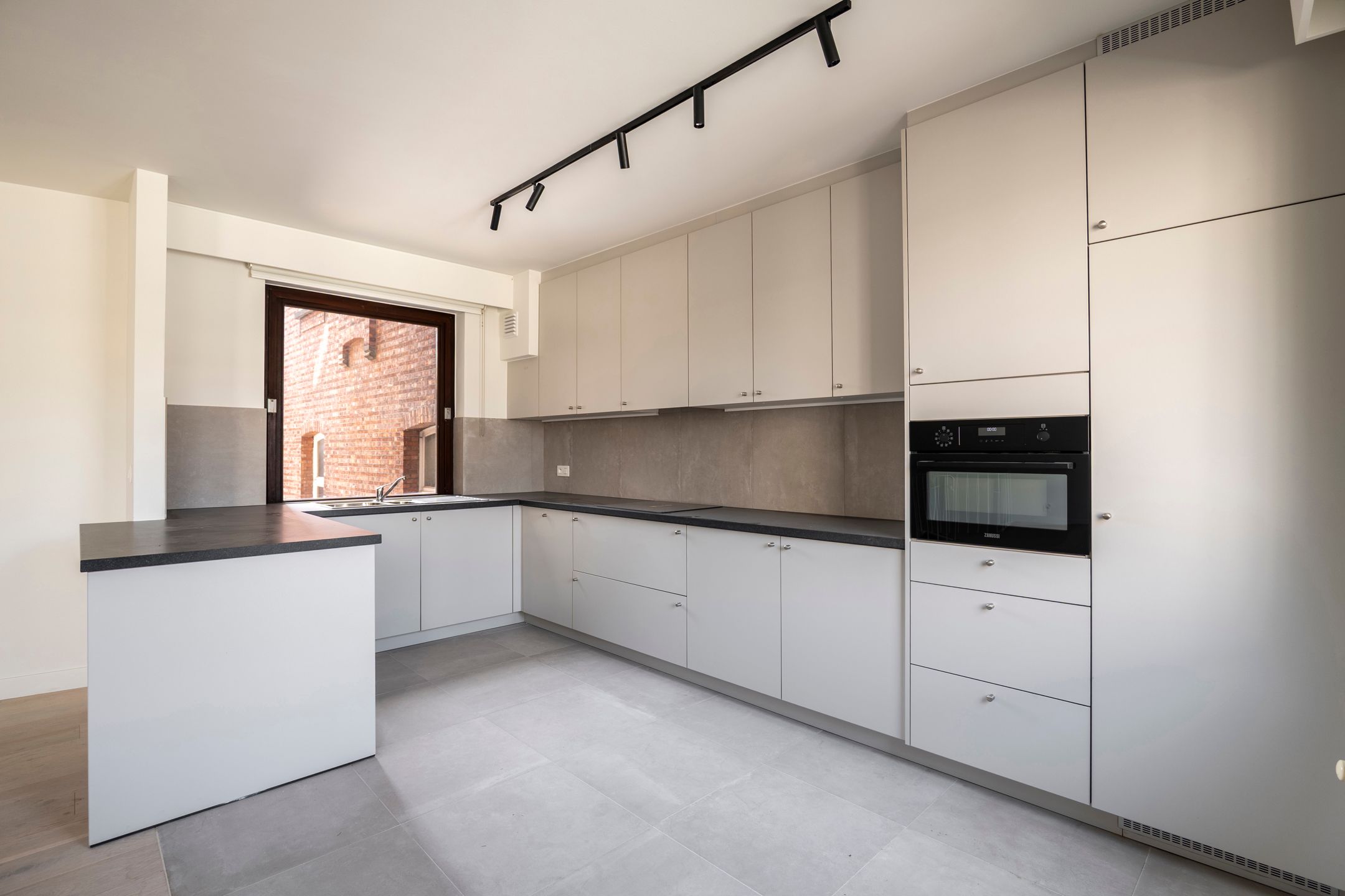 Gerenoveerd appartement 148m² met  groot zonneterras  foto 6