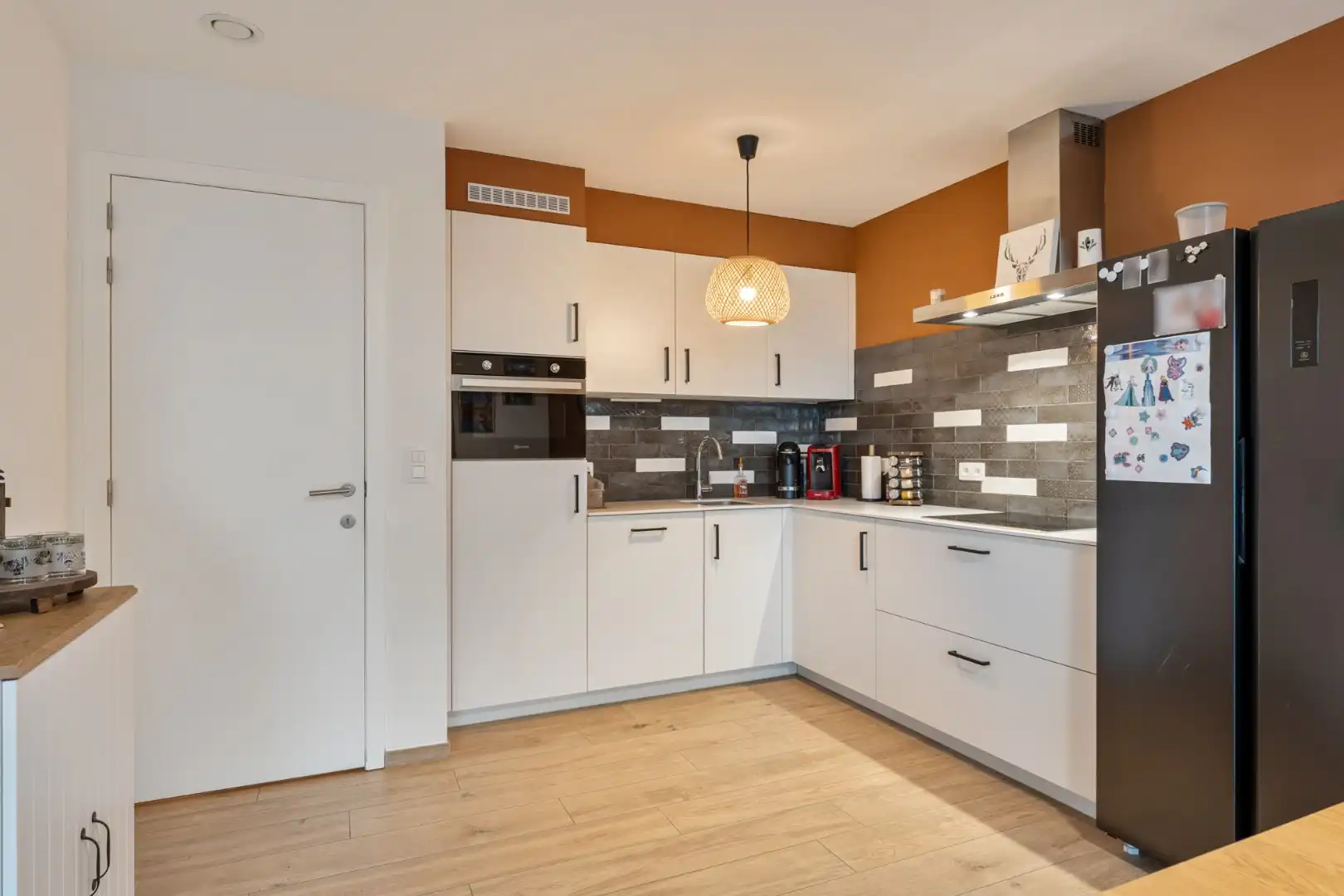 Recent, gelijkvloers appartement in een stijlvolle residentie mét ondergrondse parkeerplaats en kelderberging!  foto 8