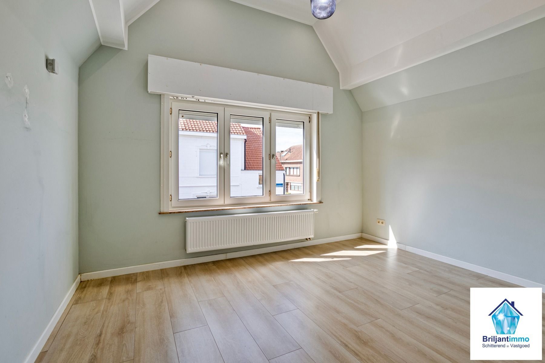 Instapklare woning 2(3) slpkmrs + bureau en garage foto 14