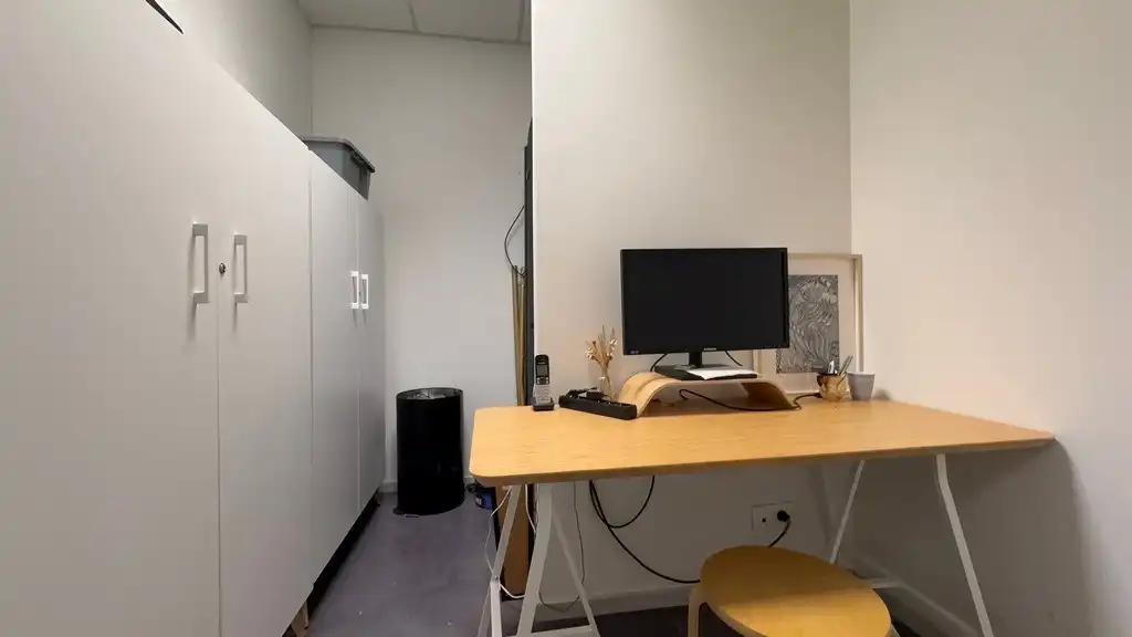 Ingedeelde kantoorruimte te huur met visibiliteit langs E17 in Gent foto 9