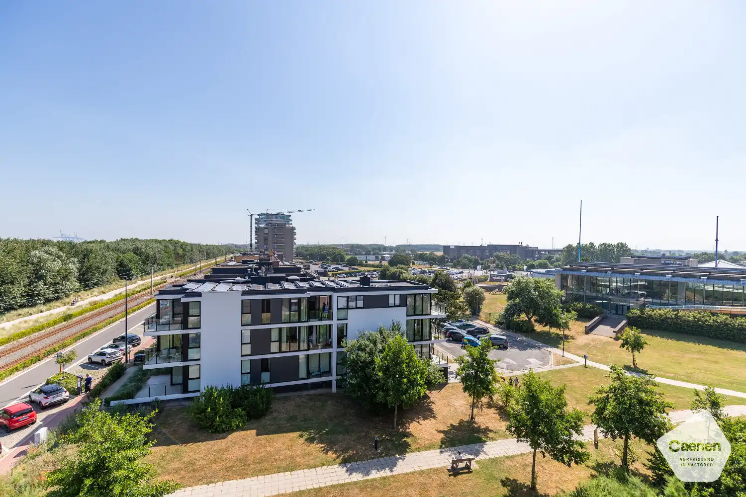 Instapklaar tweeslaapkamerappartement met zonnige terrassen en een weids uitzicht over het hinterland foto 20