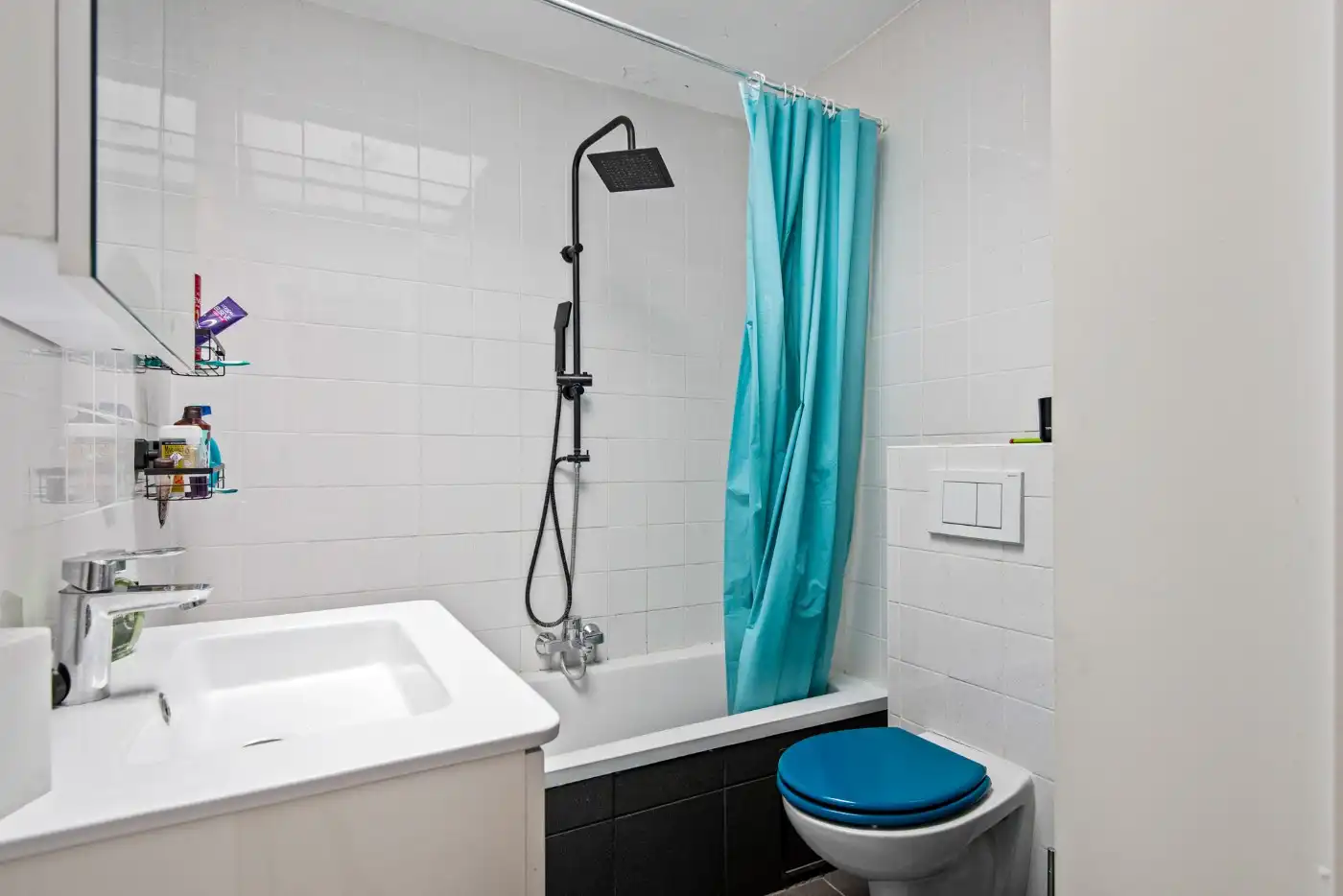 Tof, ruim app. op 2e verd. met 3 slpk. en garage foto 13