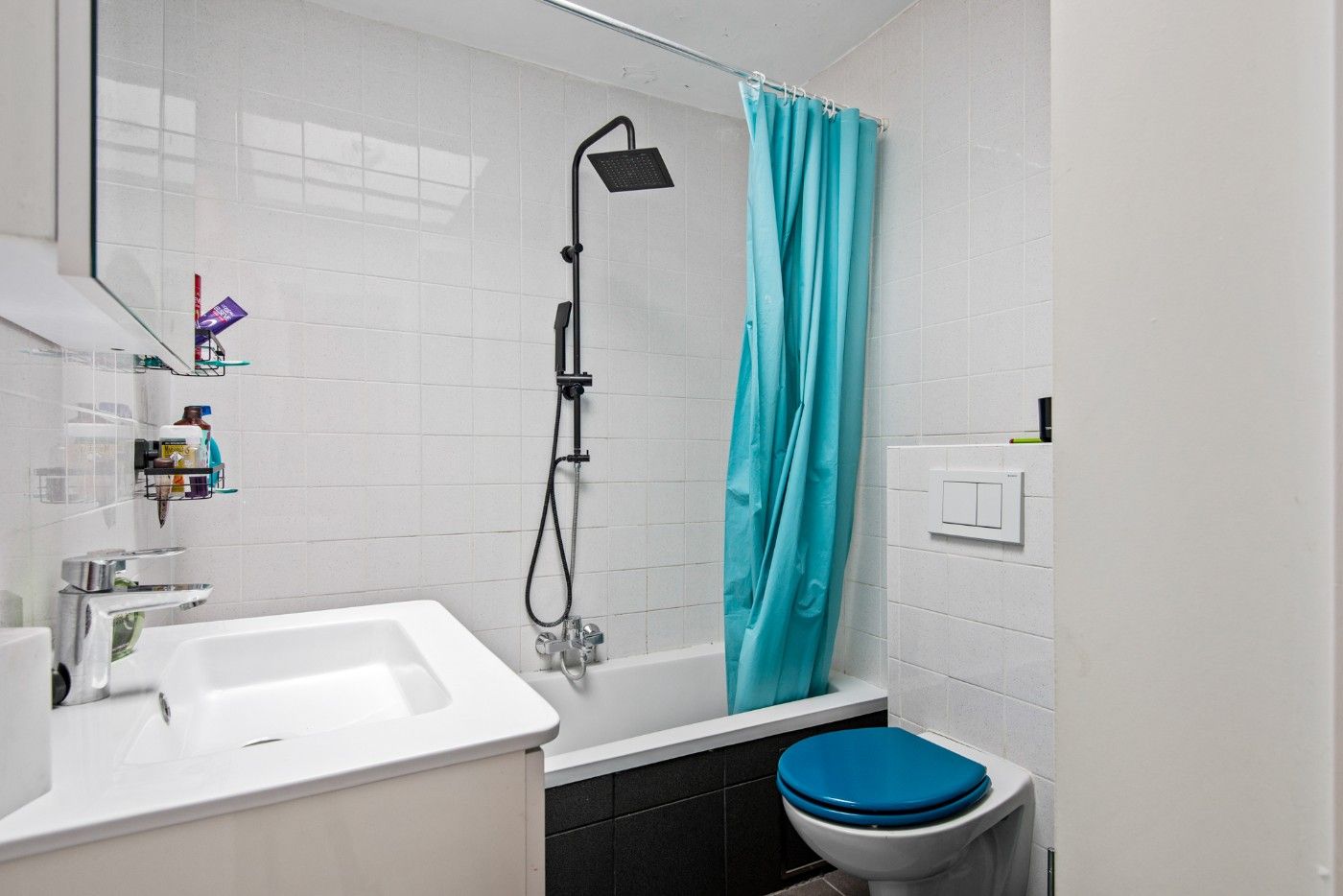 Tof, ruim app. op 2e verd. met 3 slpk. en garage foto 13