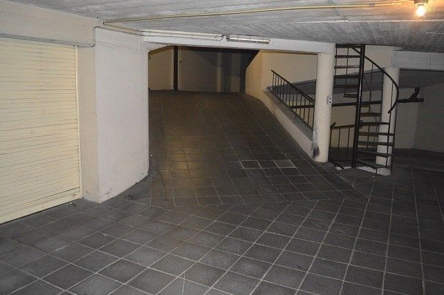 Garagebox aan de rugzijde vd Zeedijk, nabij Casinoplein foto 4
