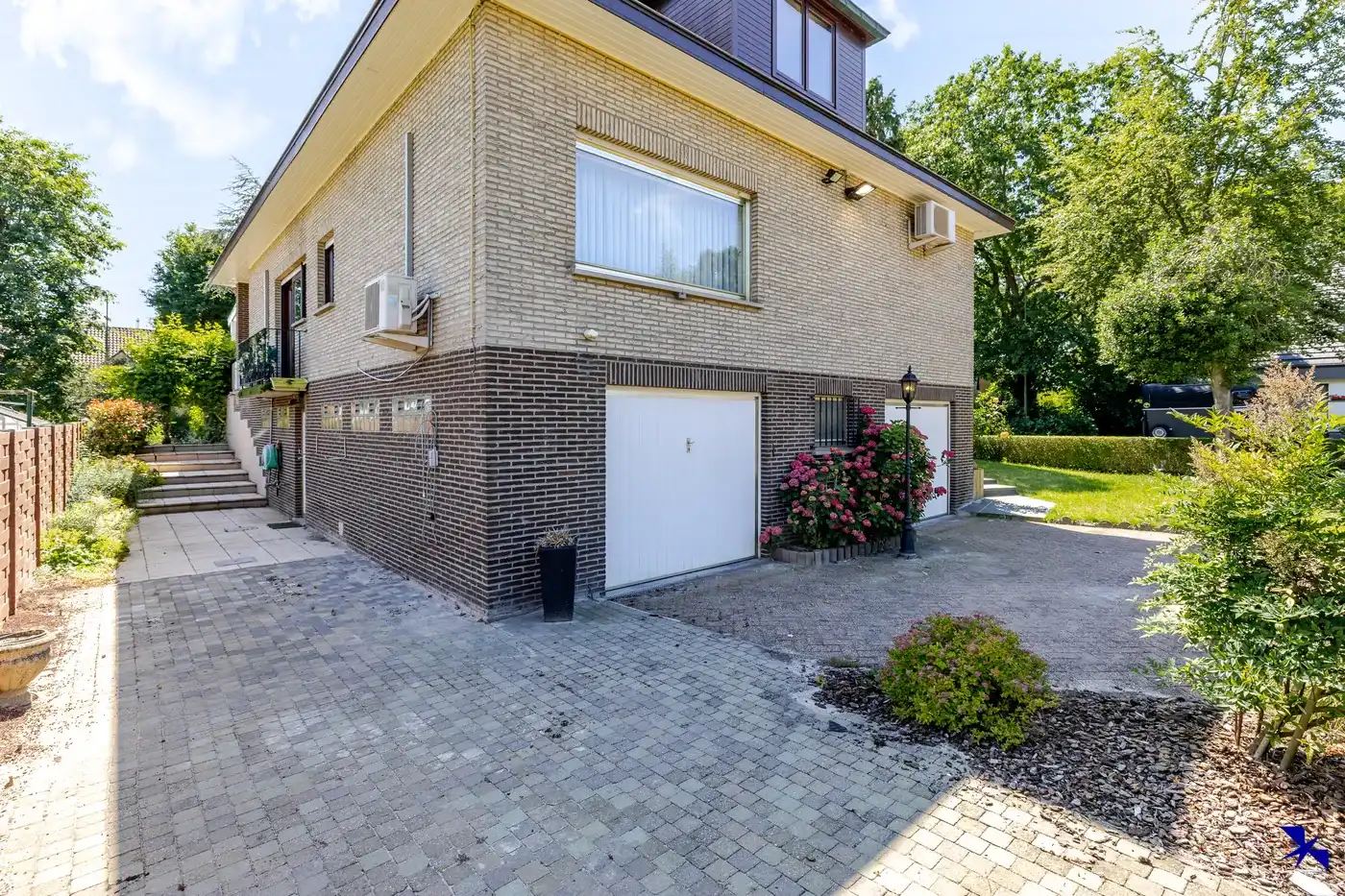 Karaktervolle villa met 5 slpks, dubbele garage en tuin foto 25