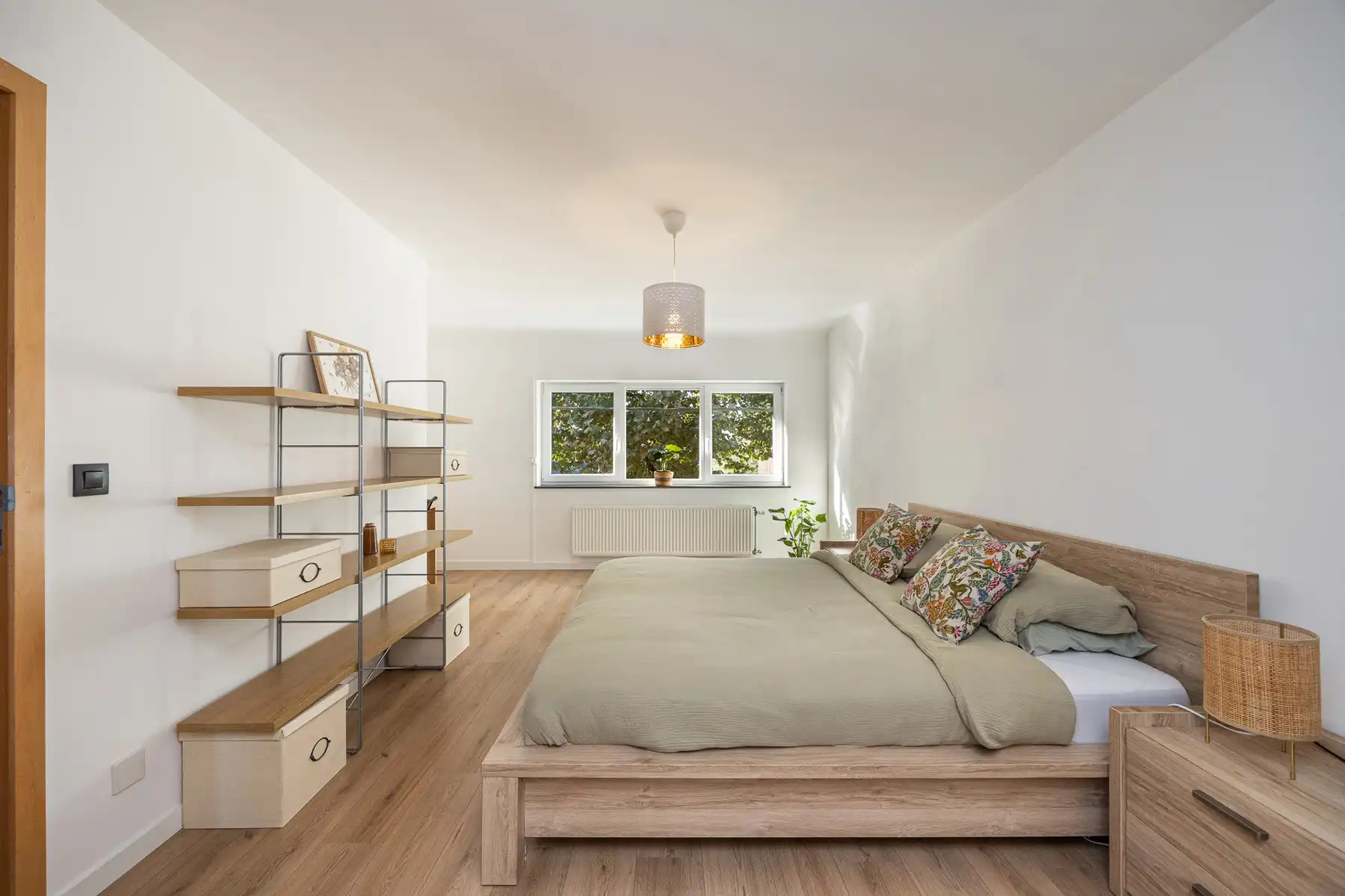 Ruime woning met garage en open uitzicht foto 9