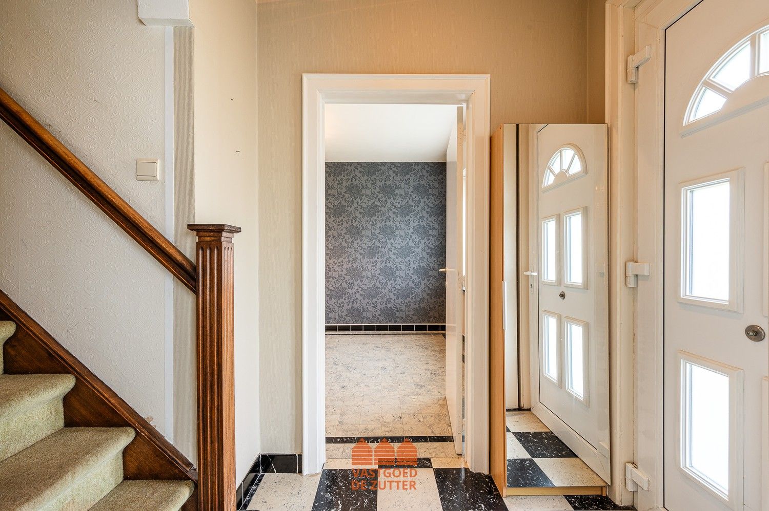 Op te frissen woning met zuid gerichte tuin op een toplocatie te Waarschoot. foto 6