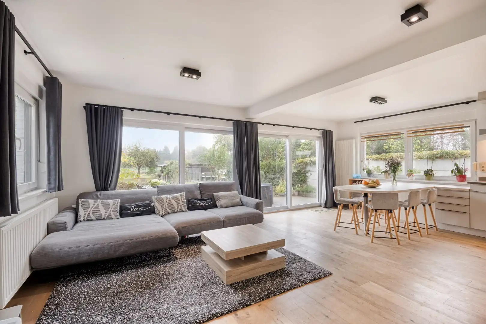 Open bebouwing met 4 slaapkamers, bureau, garage en prachtige tuin in Boutersem – EPC 158 kWh/m² - bewoonbare opp. 282 m² foto 5