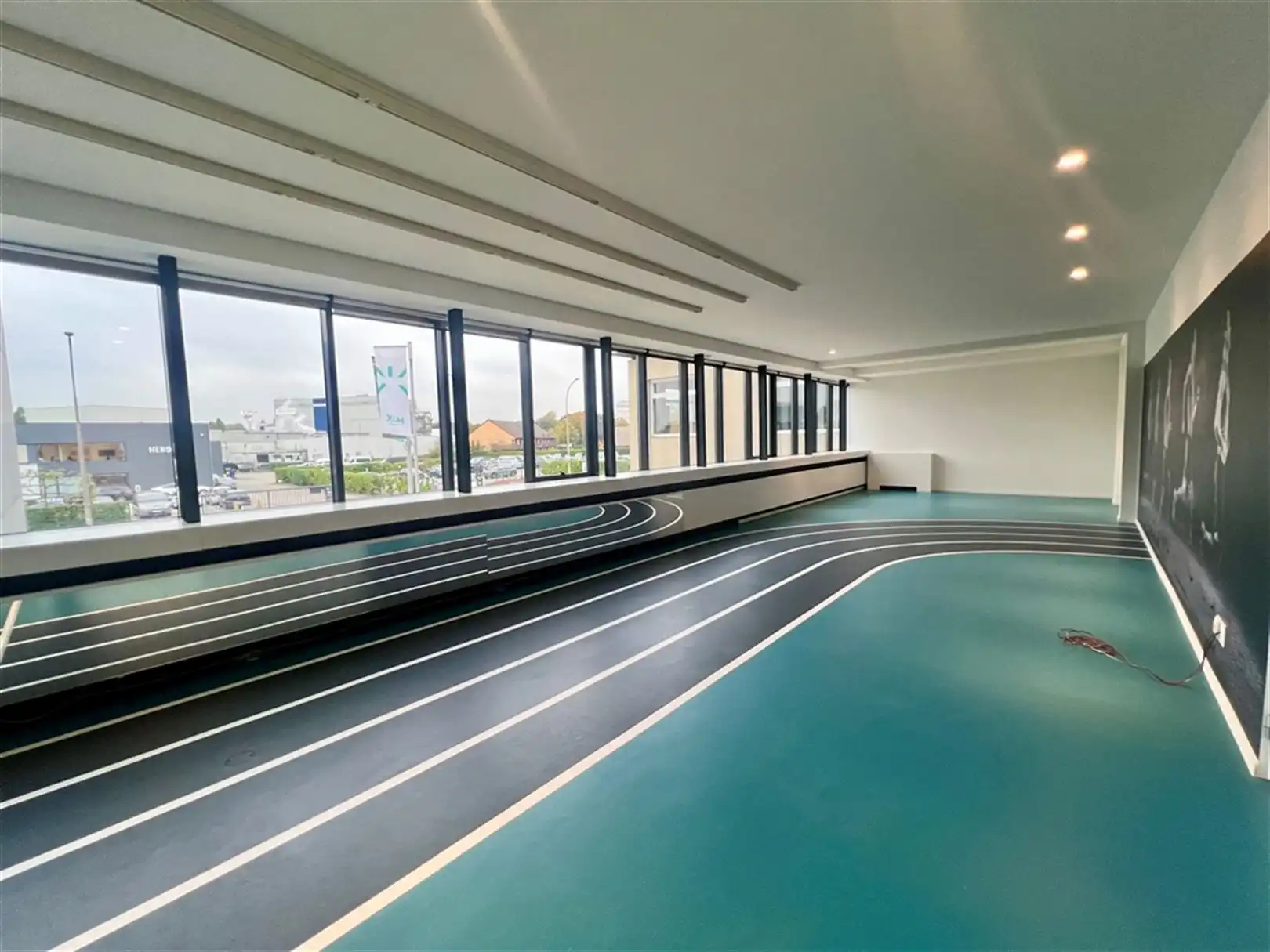 Uitstekend bereikbaar kantoor met werkatelier vlakbij UZ Gent foto 5