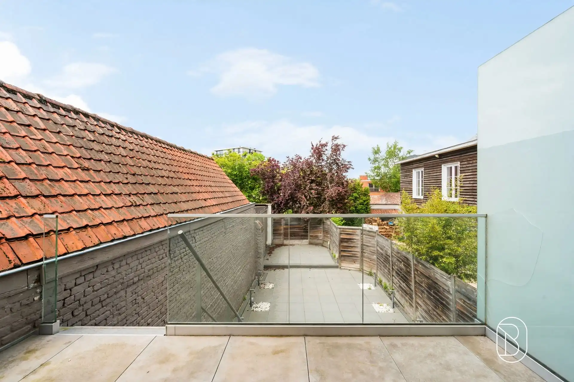 Topgelegen handelspand met kwalitatief duplex appartement foto 15