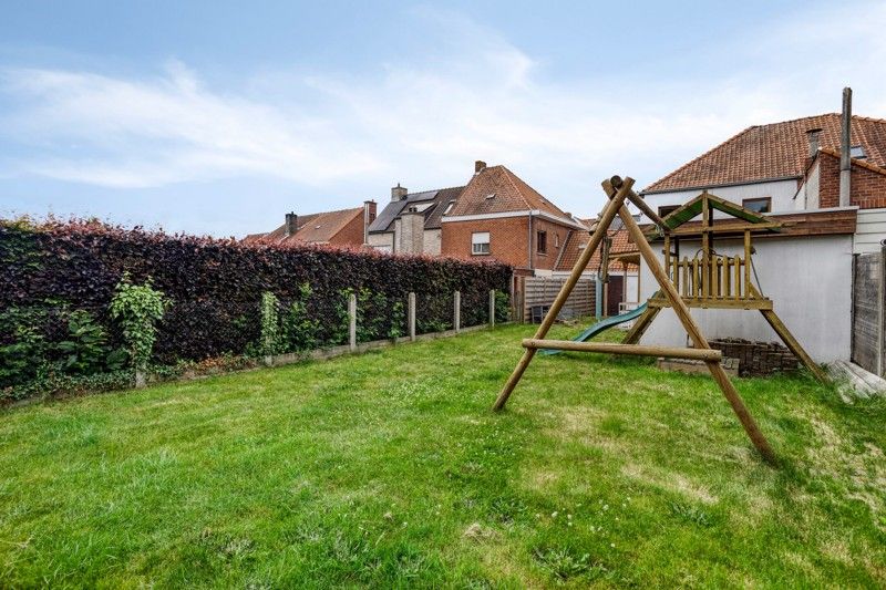 Gerenoveerde halfopen woning met 3 slaapkamers, zonnige tuin en inpandige garage in hartje Wakken! foto 35