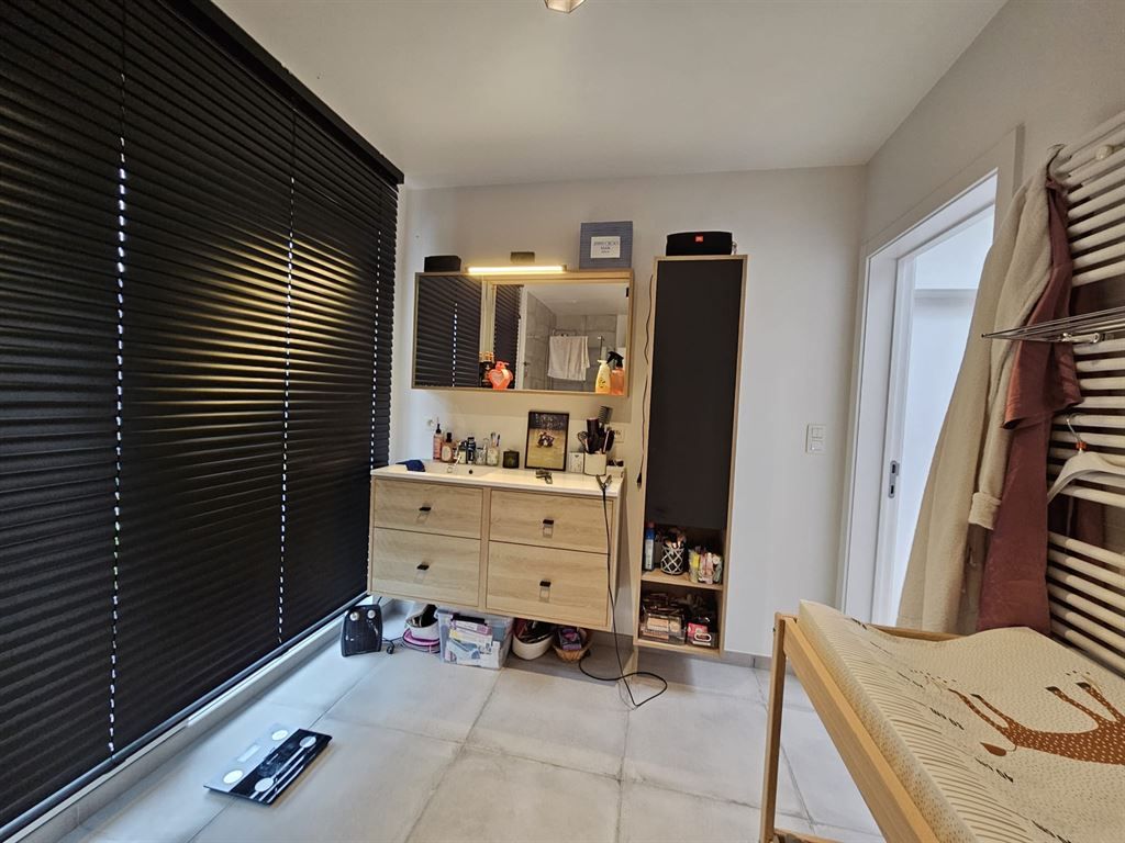 Recente gezinswoning in een rustige wijk foto 12