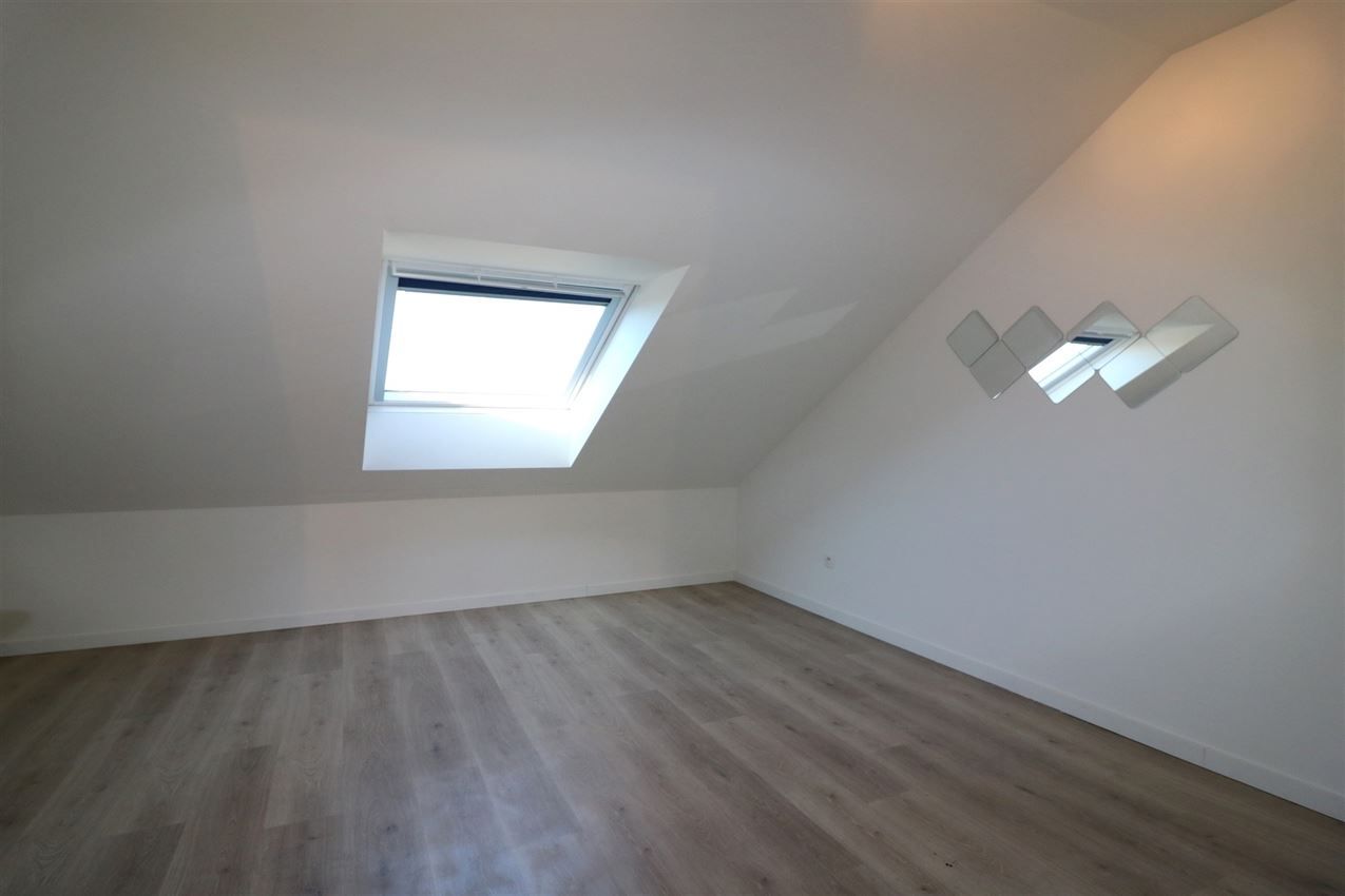 Appartement met 2 slpk., groot terras en autostaanplaats foto 20