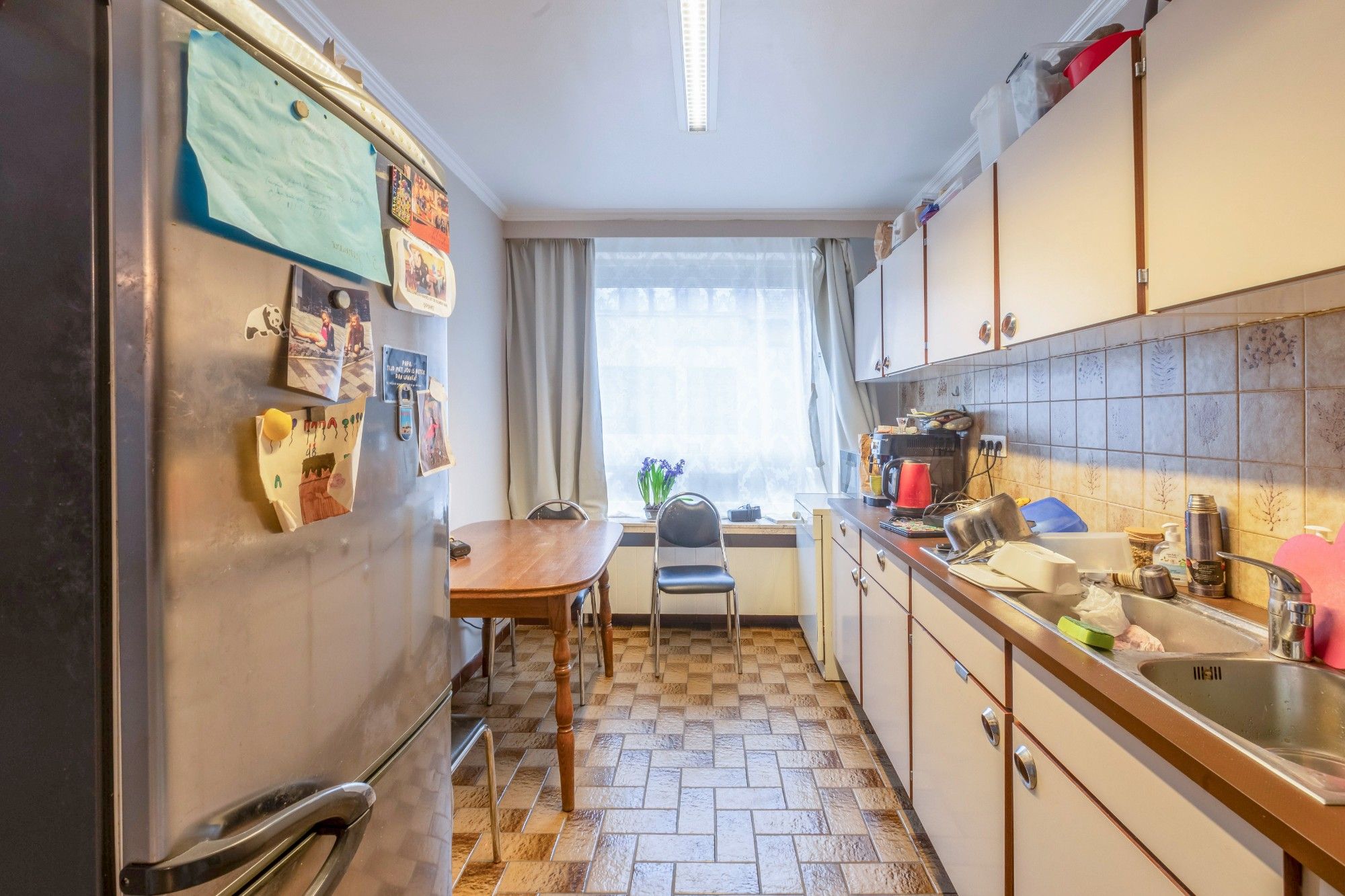 Appartement met 2 slaapkamers, terras én garage op wandelafstand van centrum foto 4