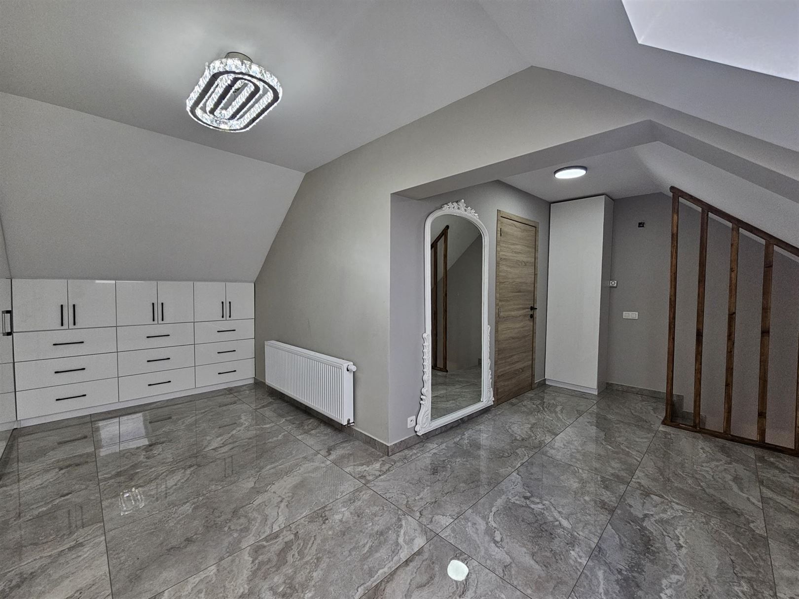 Modern ingerichte woning met optioneel aangrenzende bouwgrond. foto 13