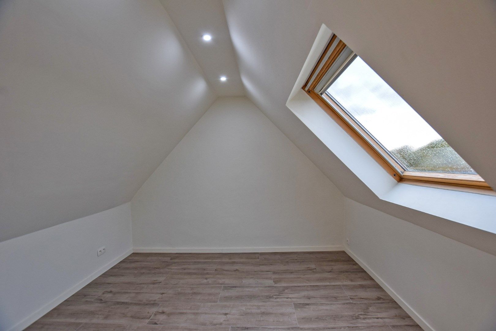 Goed gelegen duplexappartement te Nieuwpoort, gelegen vlakbij het stadspark en de visserskaai.  foto 10