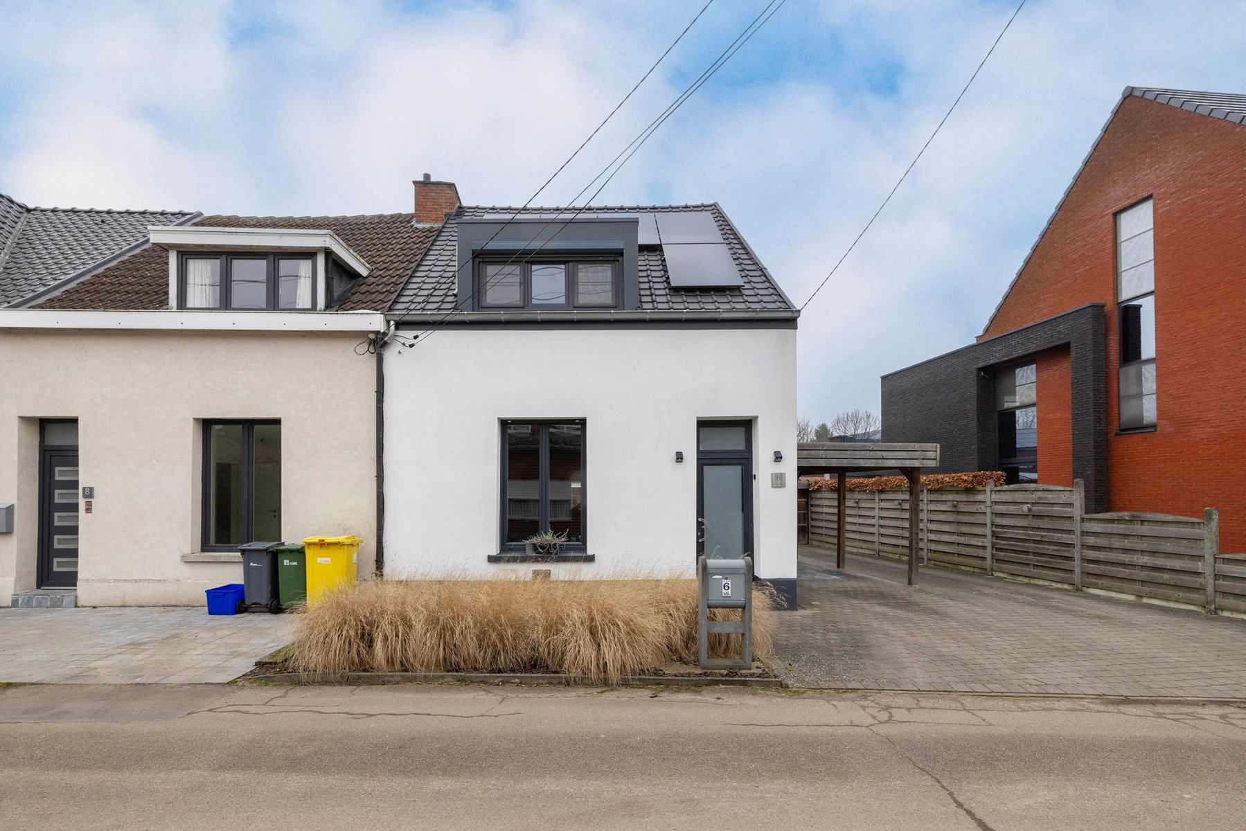 Gerenoveerde instapklare woning met 2/3 slaapkamers foto {{pictureIndex}}
