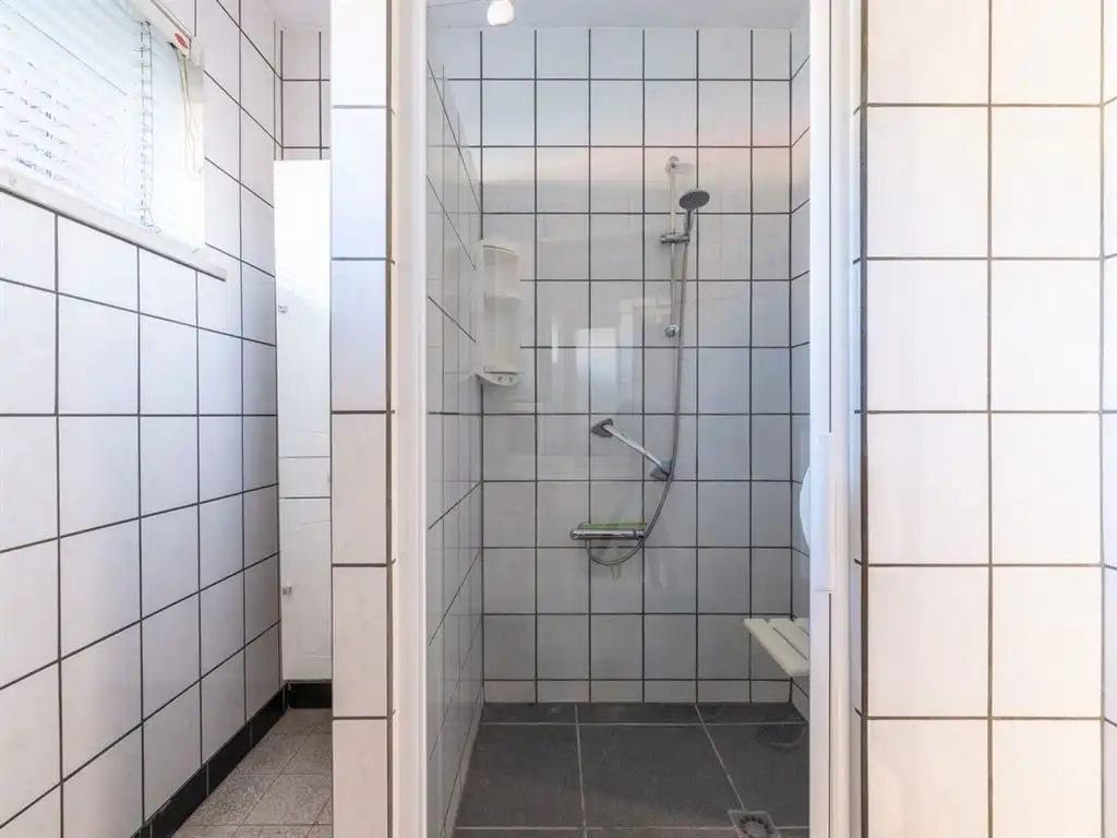 Te renoveren vrijstaande woning met 4 slaapkamers foto 26