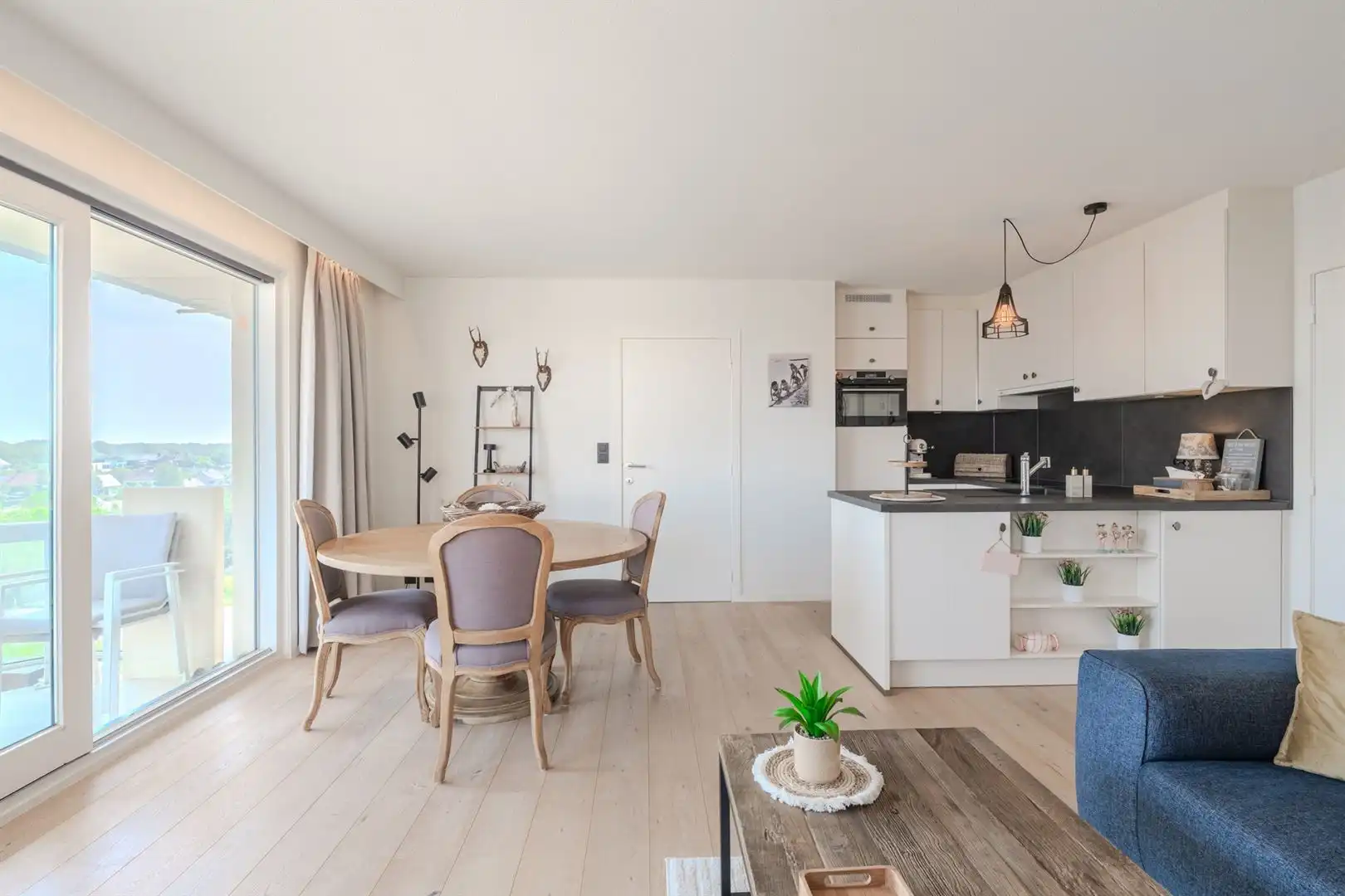 Uniek afgewerkt appartement zongericht in perfecte staat foto 8