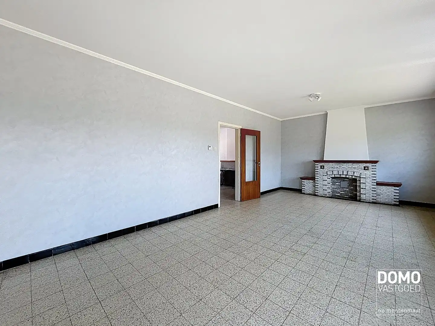 RUIME WONING MET TUIN, GARAGE & 3 SLAAPKAMERS RUSTIG GELEGEN LANGS HET KANAAL MET EPC C TE BERINGEN foto 4