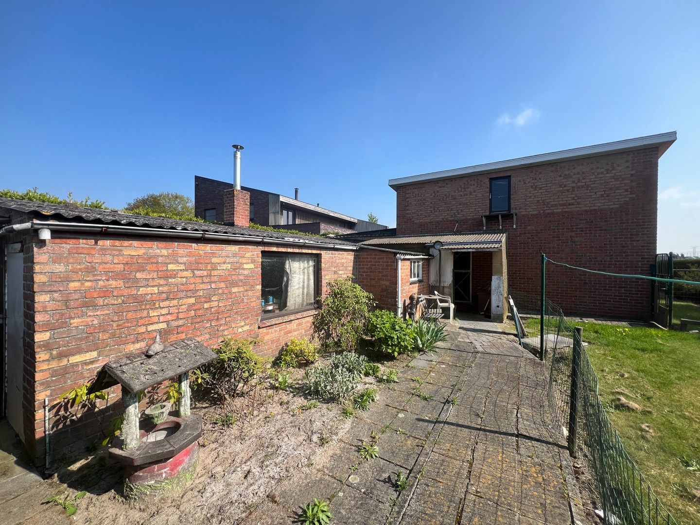Te renoveren bungalow met landelijk zicht foto 6