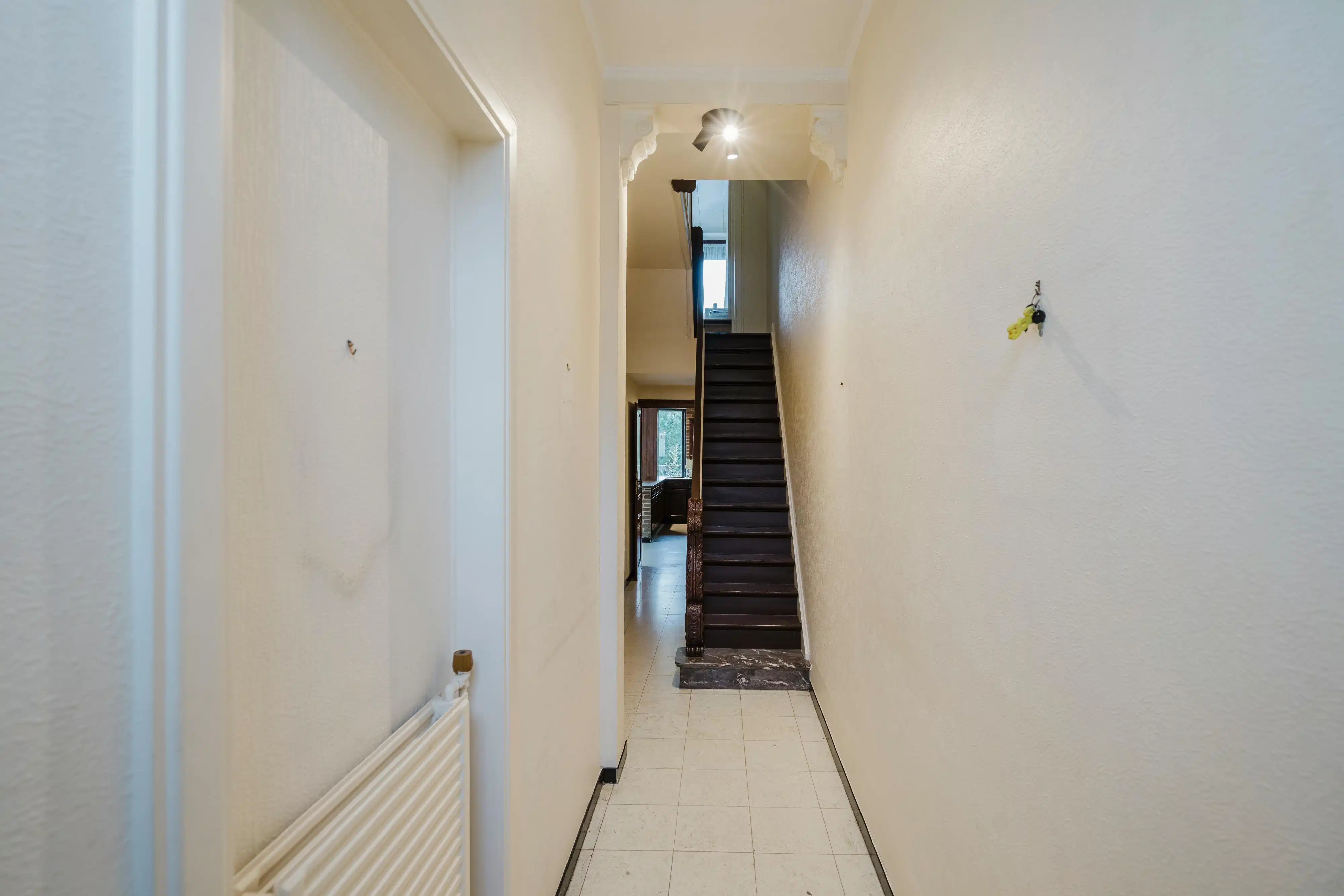 Bel-etage met inpandige garage op toplocatie in Kortrijk foto 8