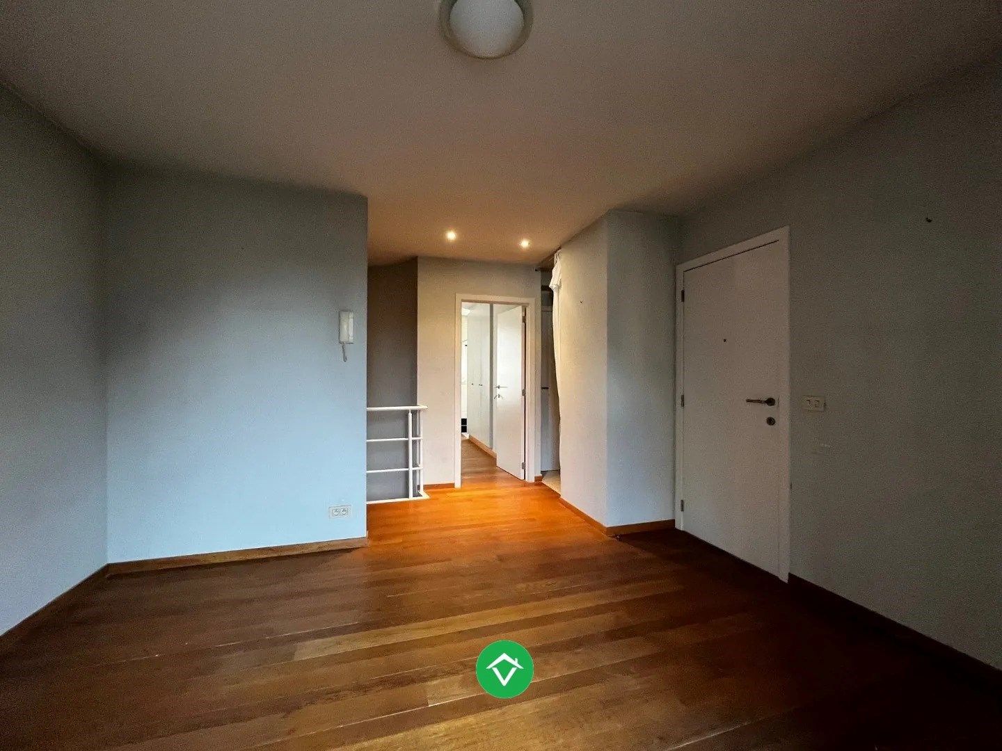 Tof en welgelegen duplex-appartement met boventerras, open zicht op OLV-kerk foto 19