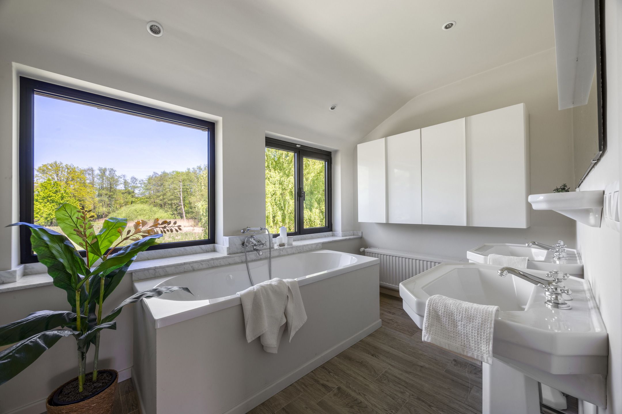 Charmante woning omringd door ca 6000m² aan prachtige natuur foto 13